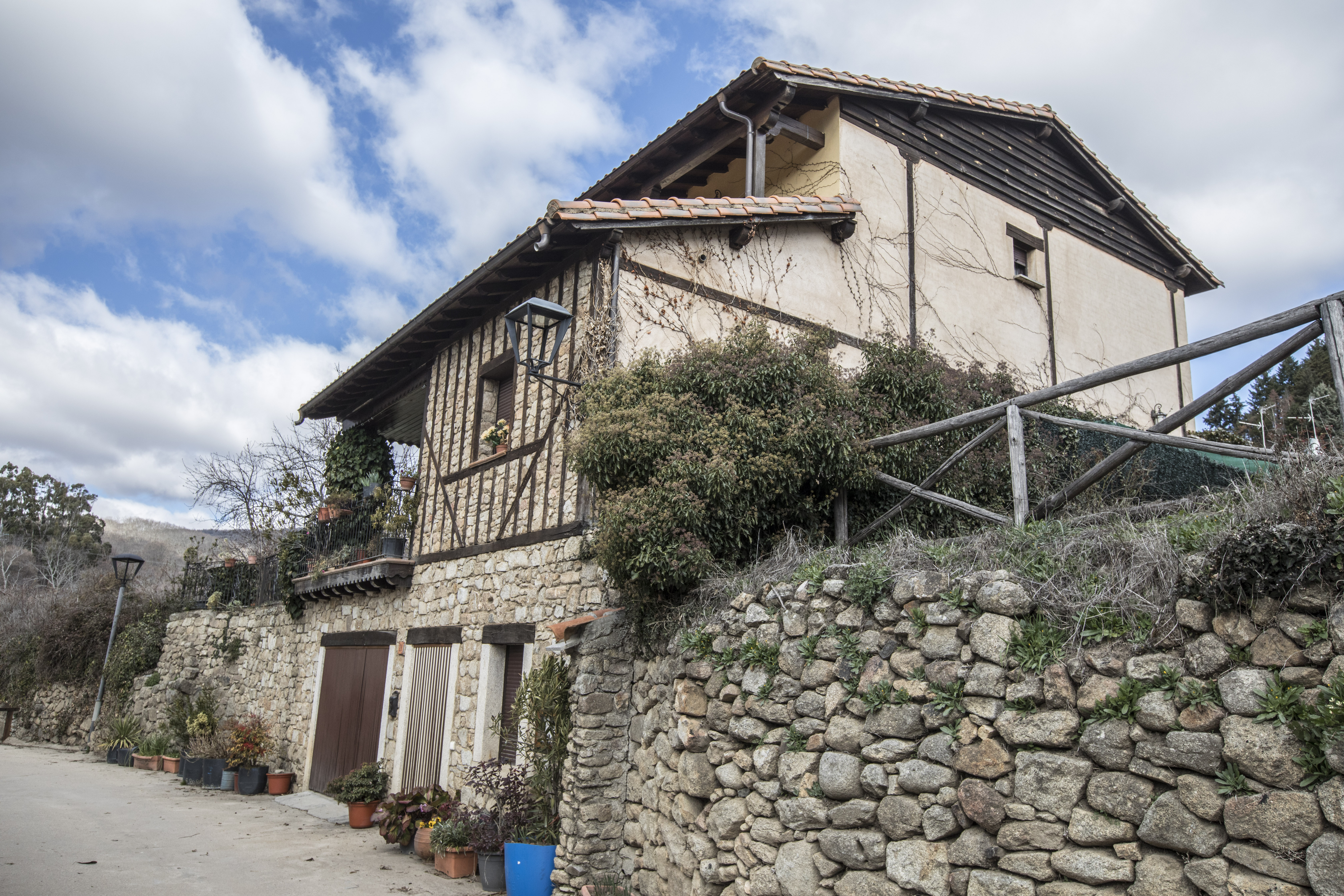 VIVIENDA - SAN MARTÍN DEL CASTAÑAR