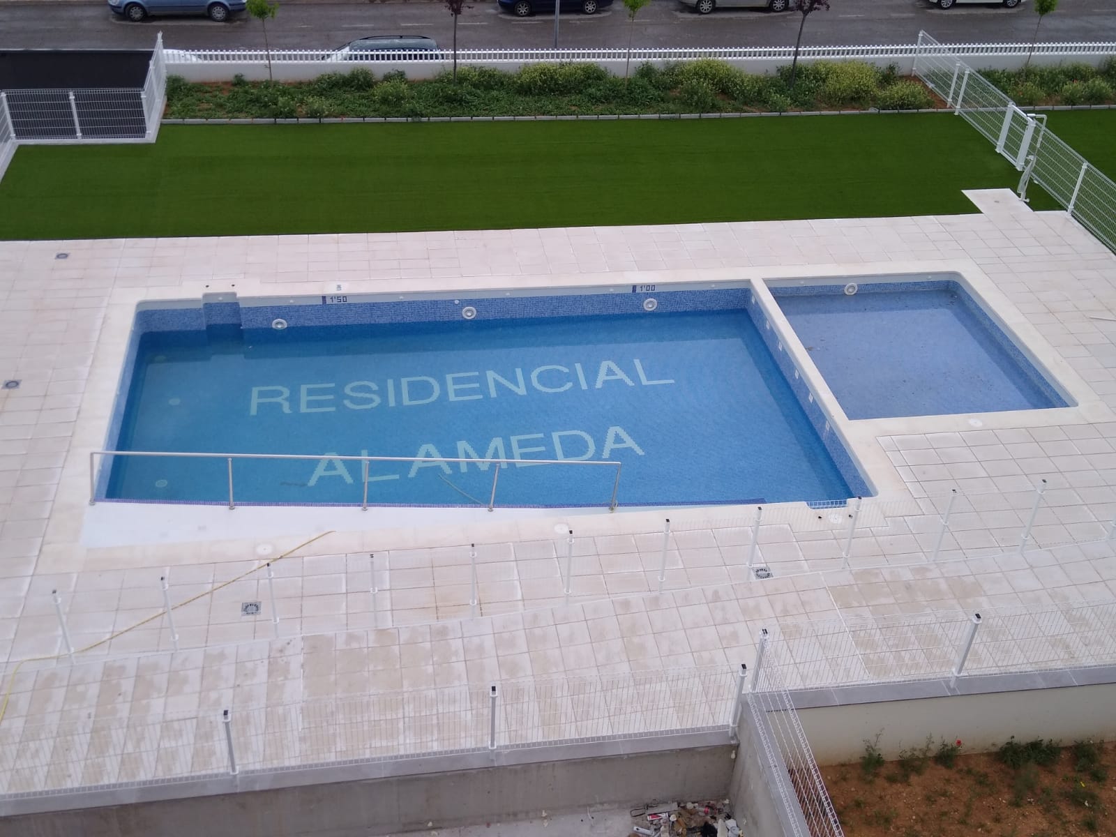 Piscina comunitaria y de menores