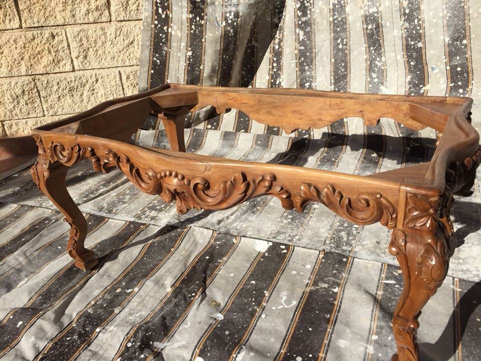 Transformación de mesa a sillón en madera, realizado en Torrevieja (A).