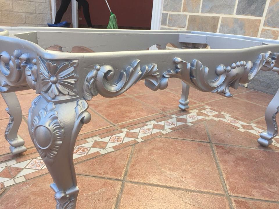 Transformación de mesa a sillón en madera, realizado en Torrevieja (A).