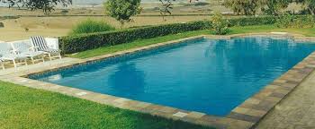 PISCINA Y JARDIN