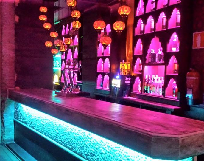 Instalación luz led local