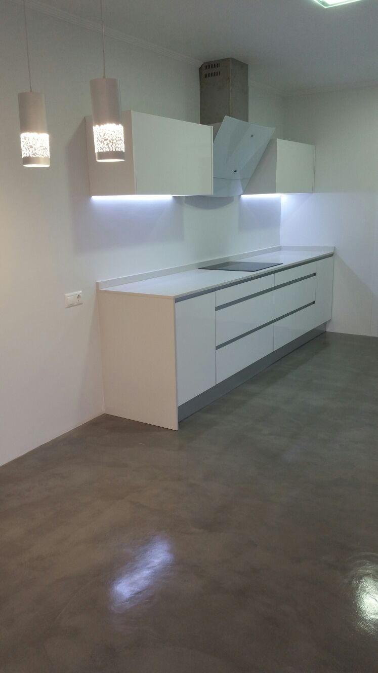 Después de restaurar azulejos y pavimento