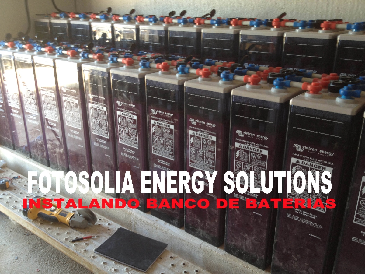 FOTOSOLIA INSTALANDO BANCO DE BATERIAS