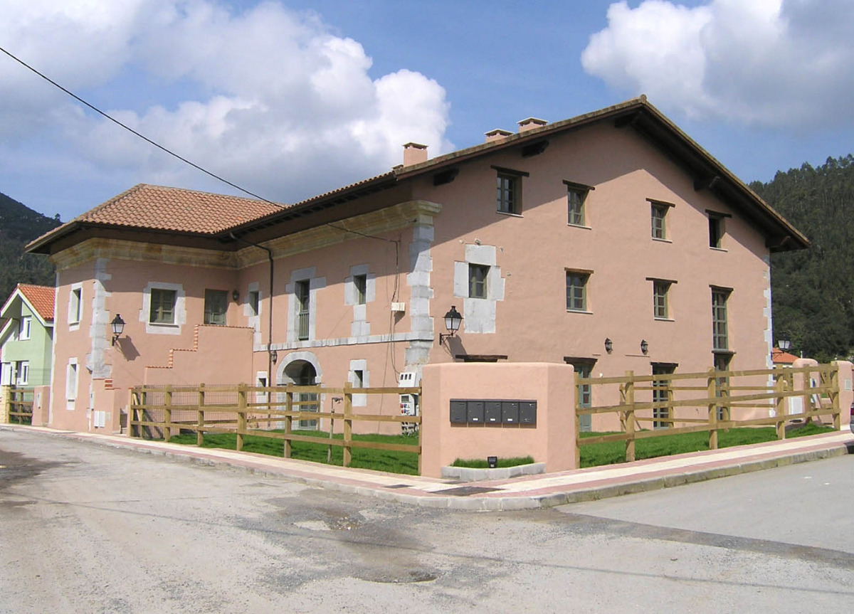 Hazas de Cesto. Reabilitación casona