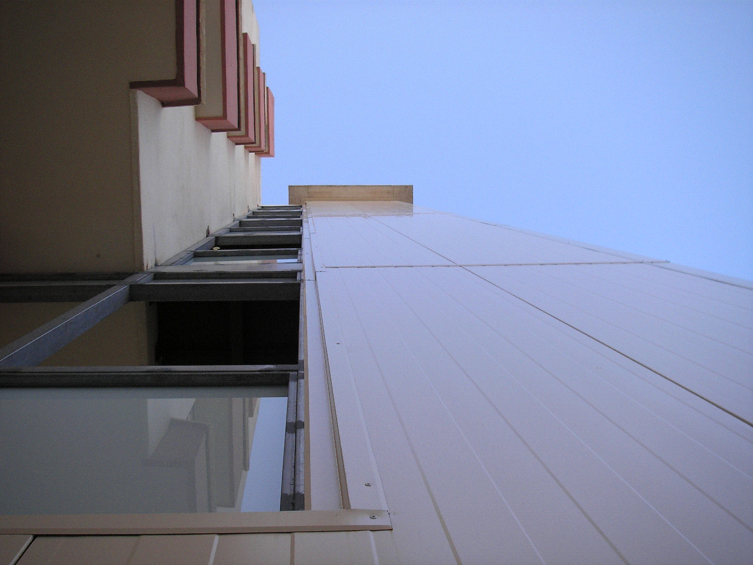 HUECO EN ESTRUCTURA DE PANEL SANWICH