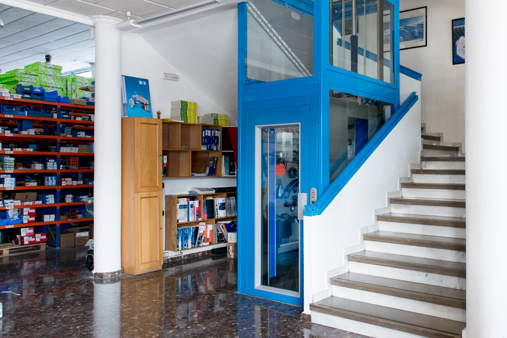 Instalación de ascensor en almacen