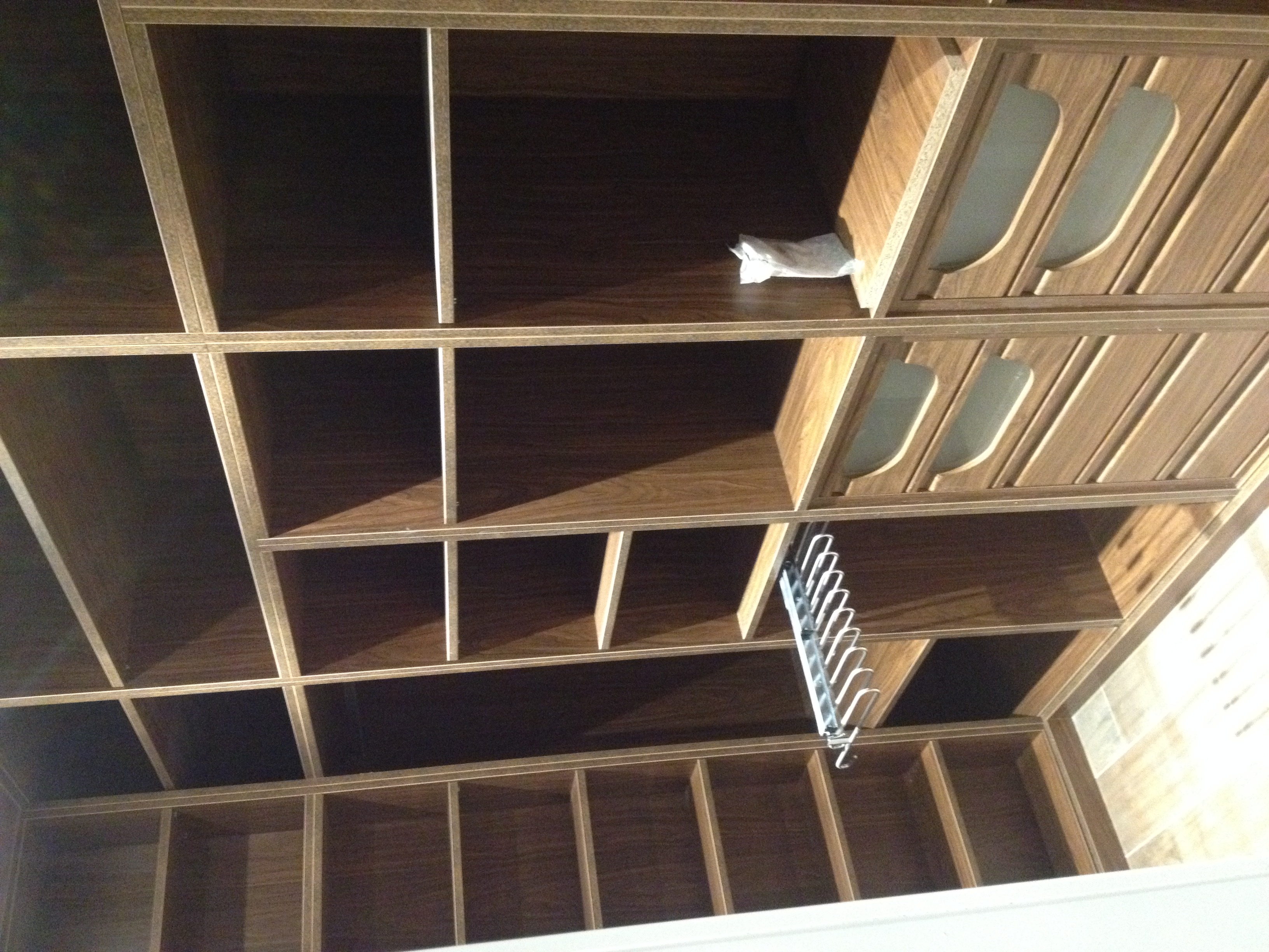 Vestidos en nogal -- diseñado en U