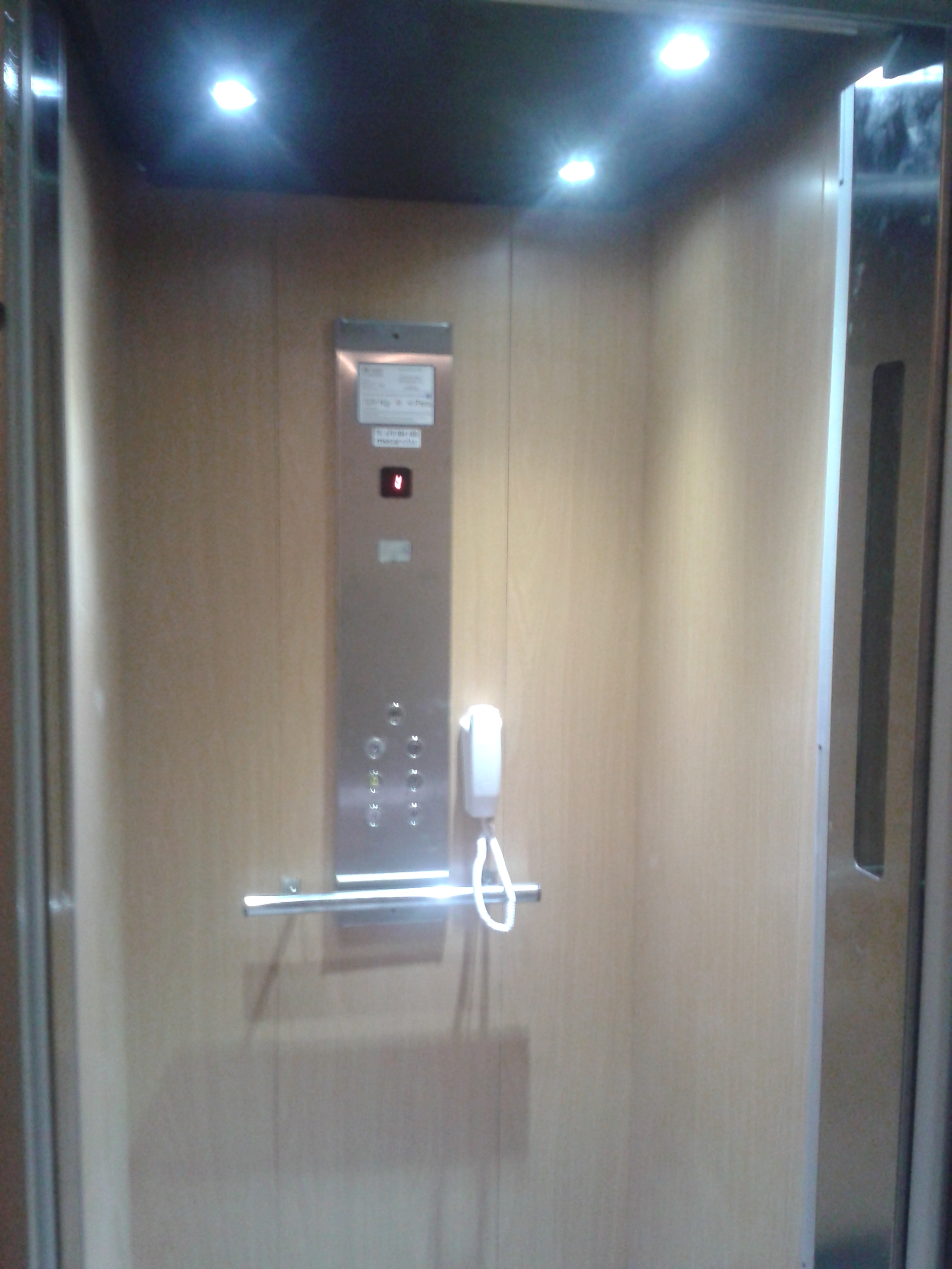 interior cabina afford