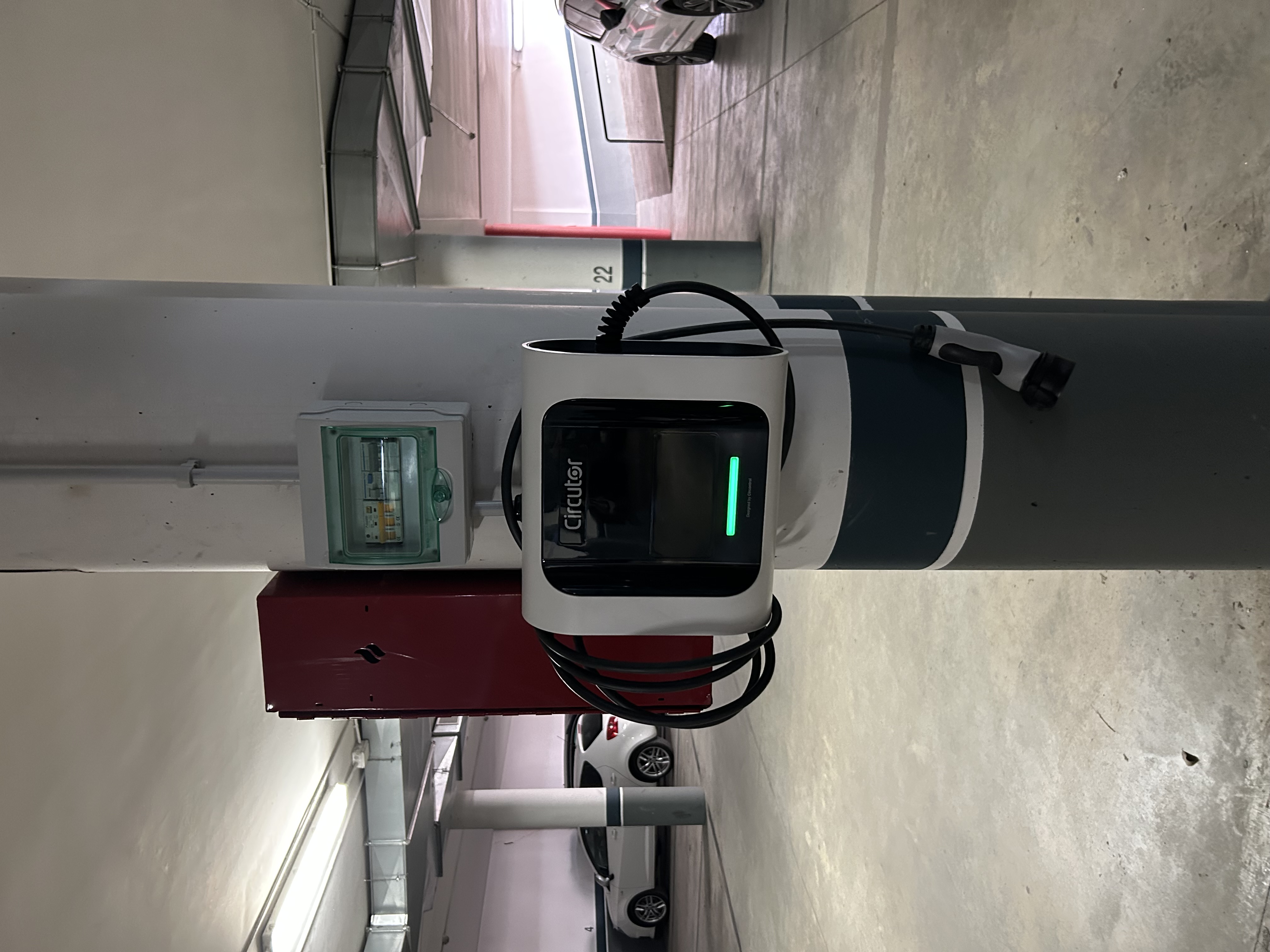 Instalación cargador de vehiculo eléctrico