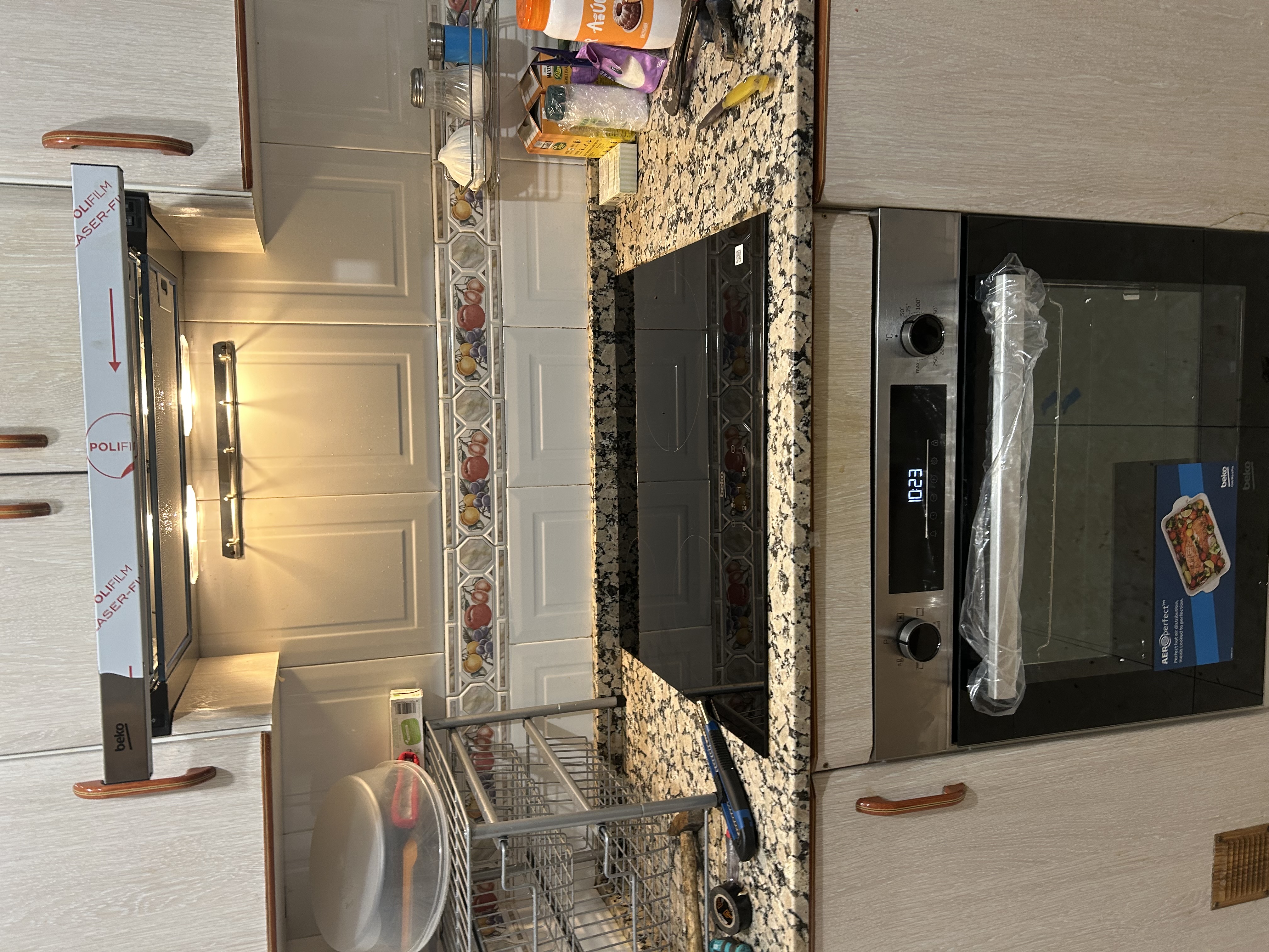 Vitro cerámica, campana integrada, horno