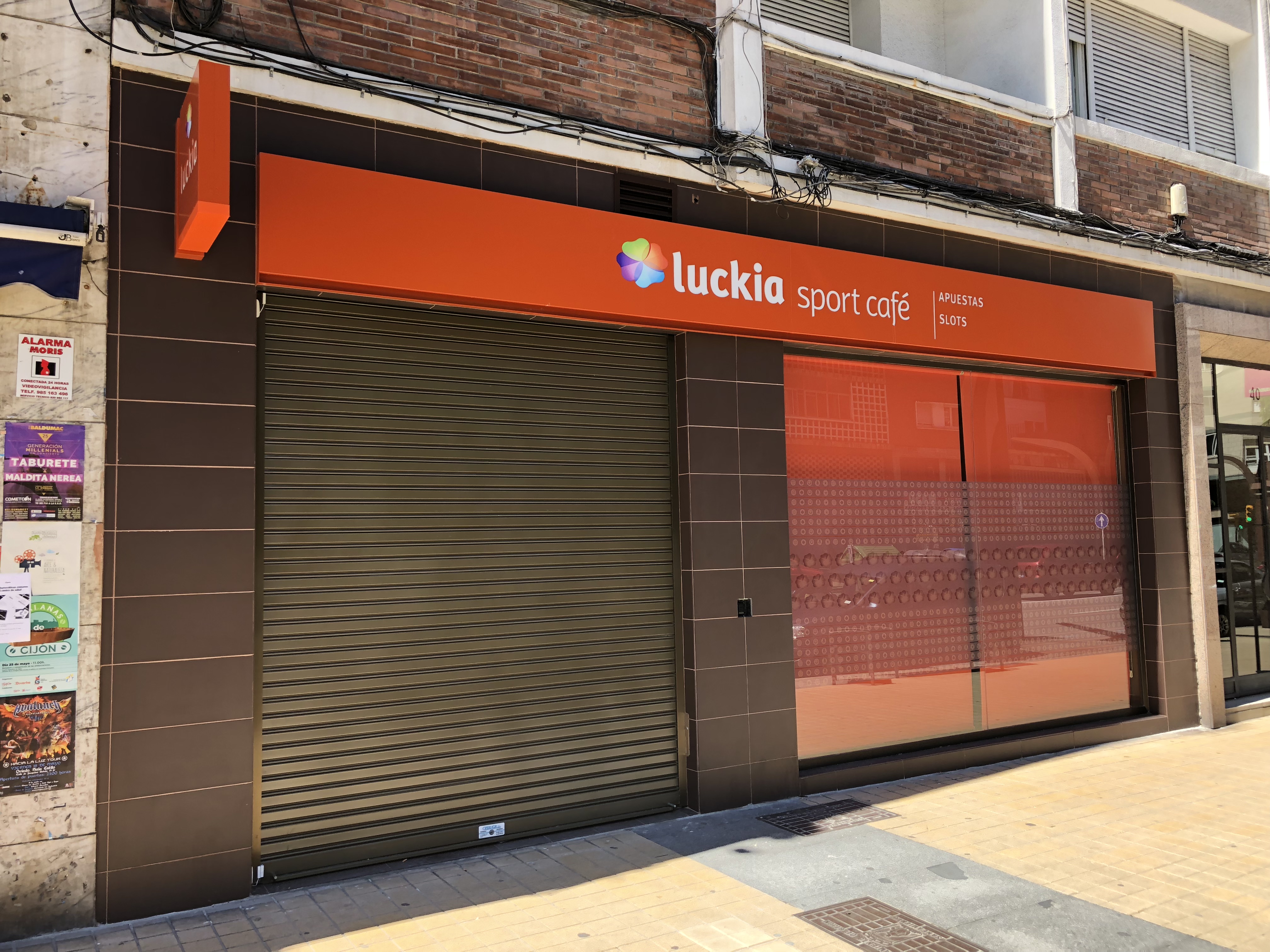 Fachada sala de juegos