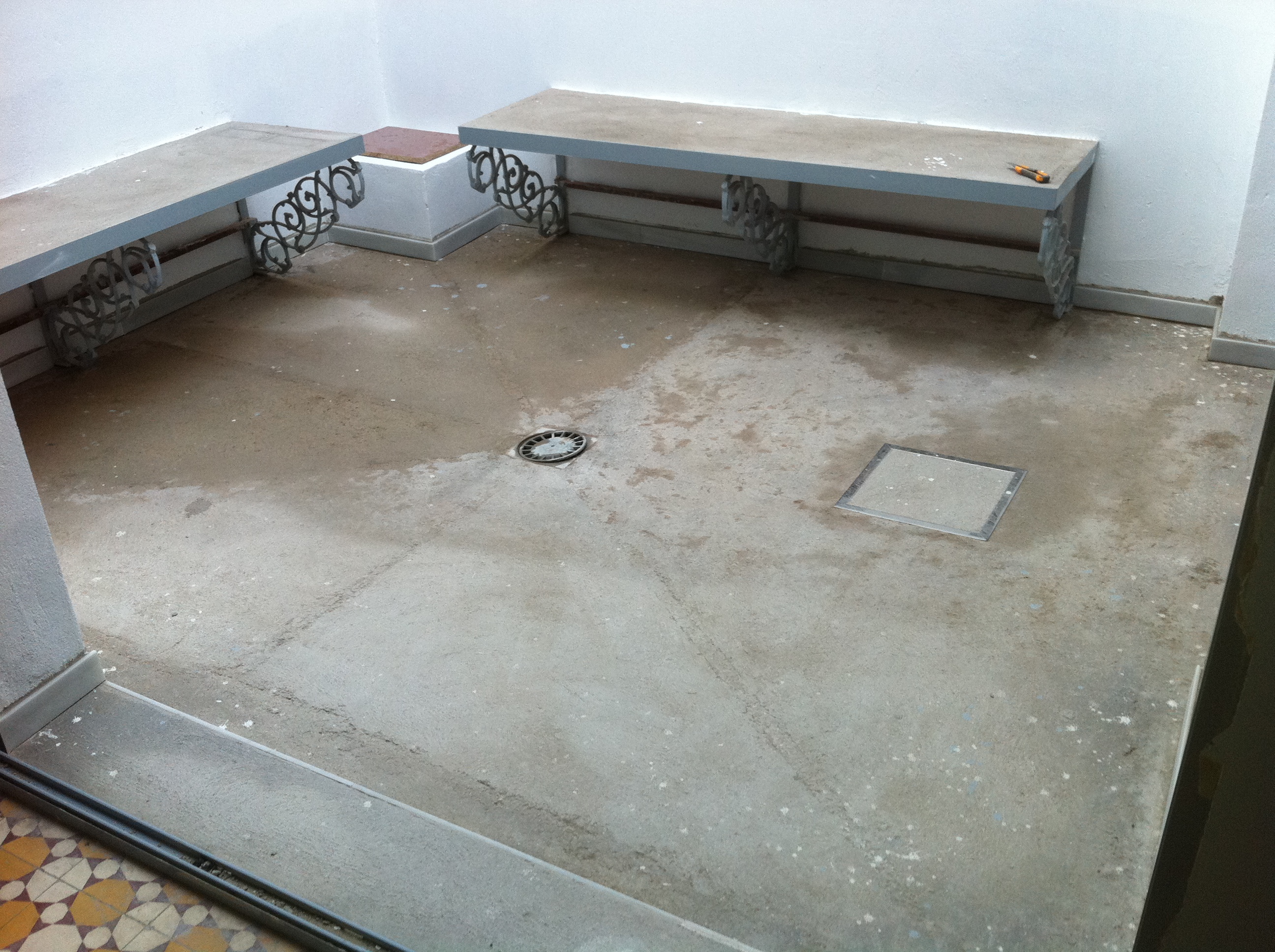 Pavimento en patio interior