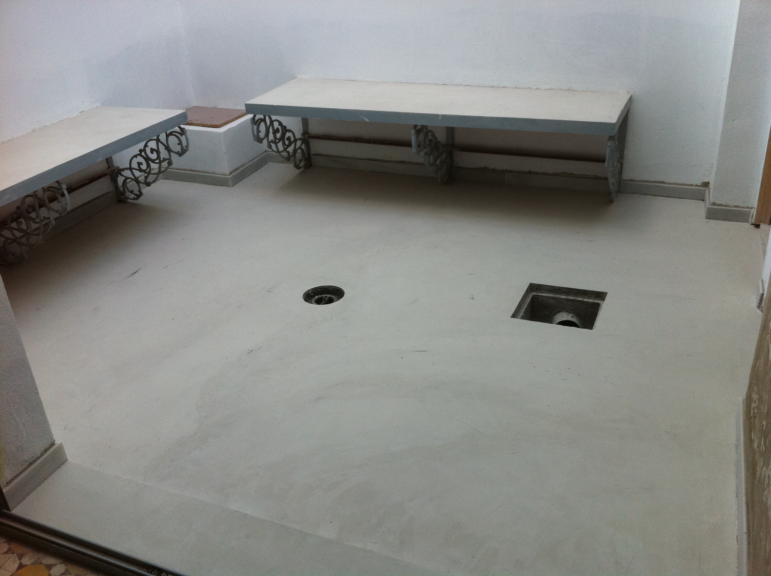 Pavimento en patio interior