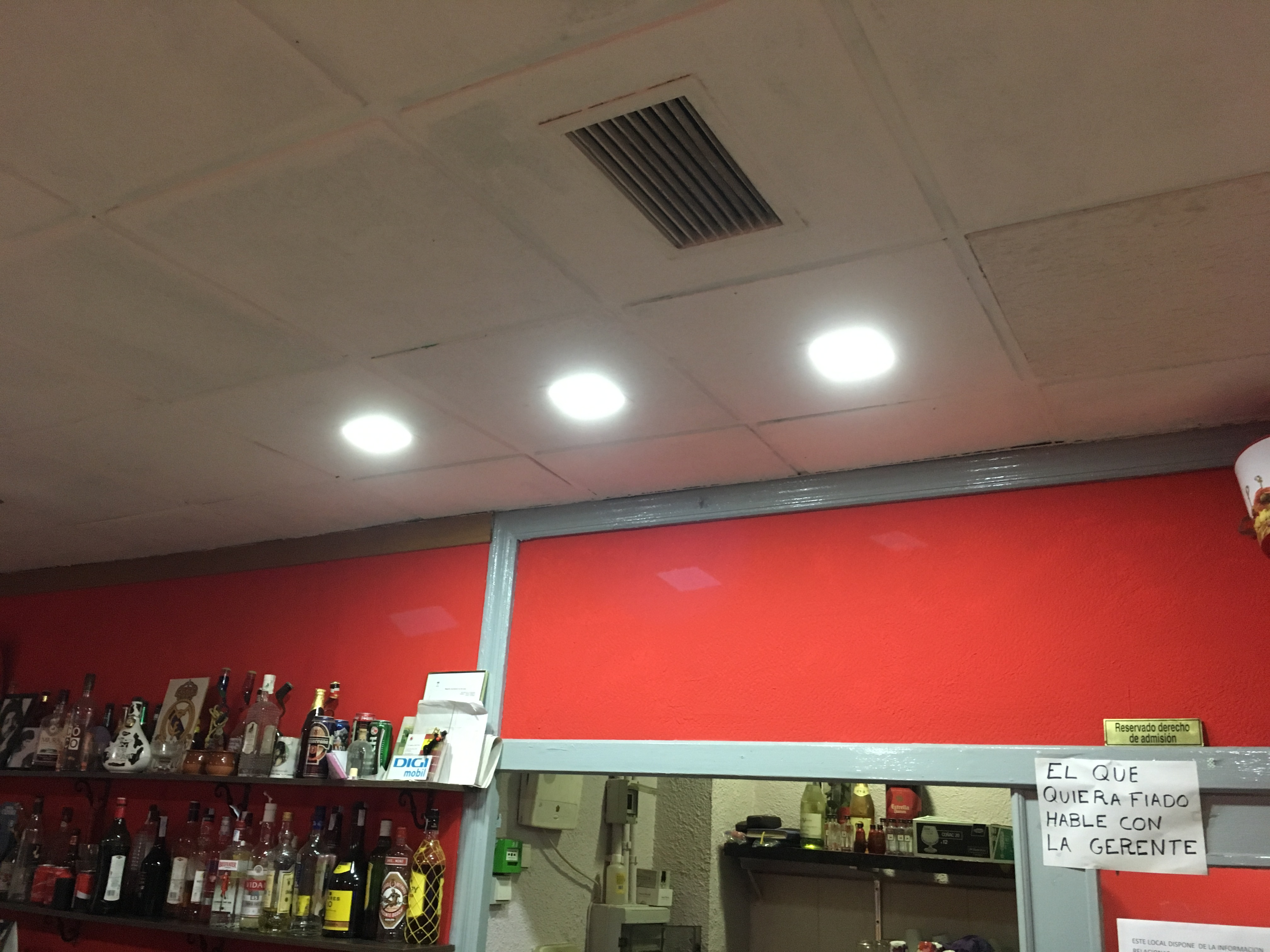 Proyecto de cambio de iluminación Cafetería Dolce ( Burriana)