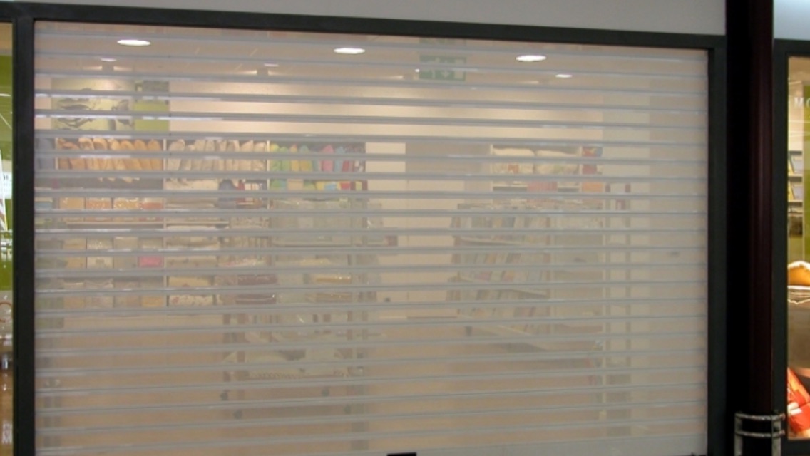 Nueva tienda persiana en blanca micriperforada