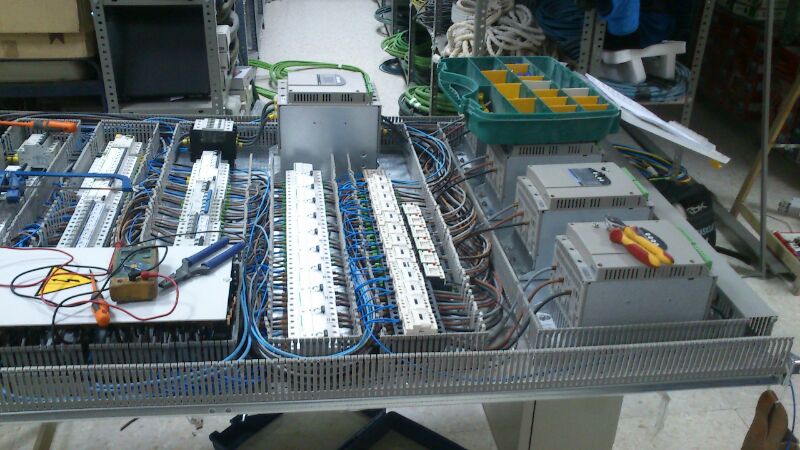 AUTOMATIZACIÓN DE PICINA PÚBLICA CON VARIADORES DE VELOCIDAD