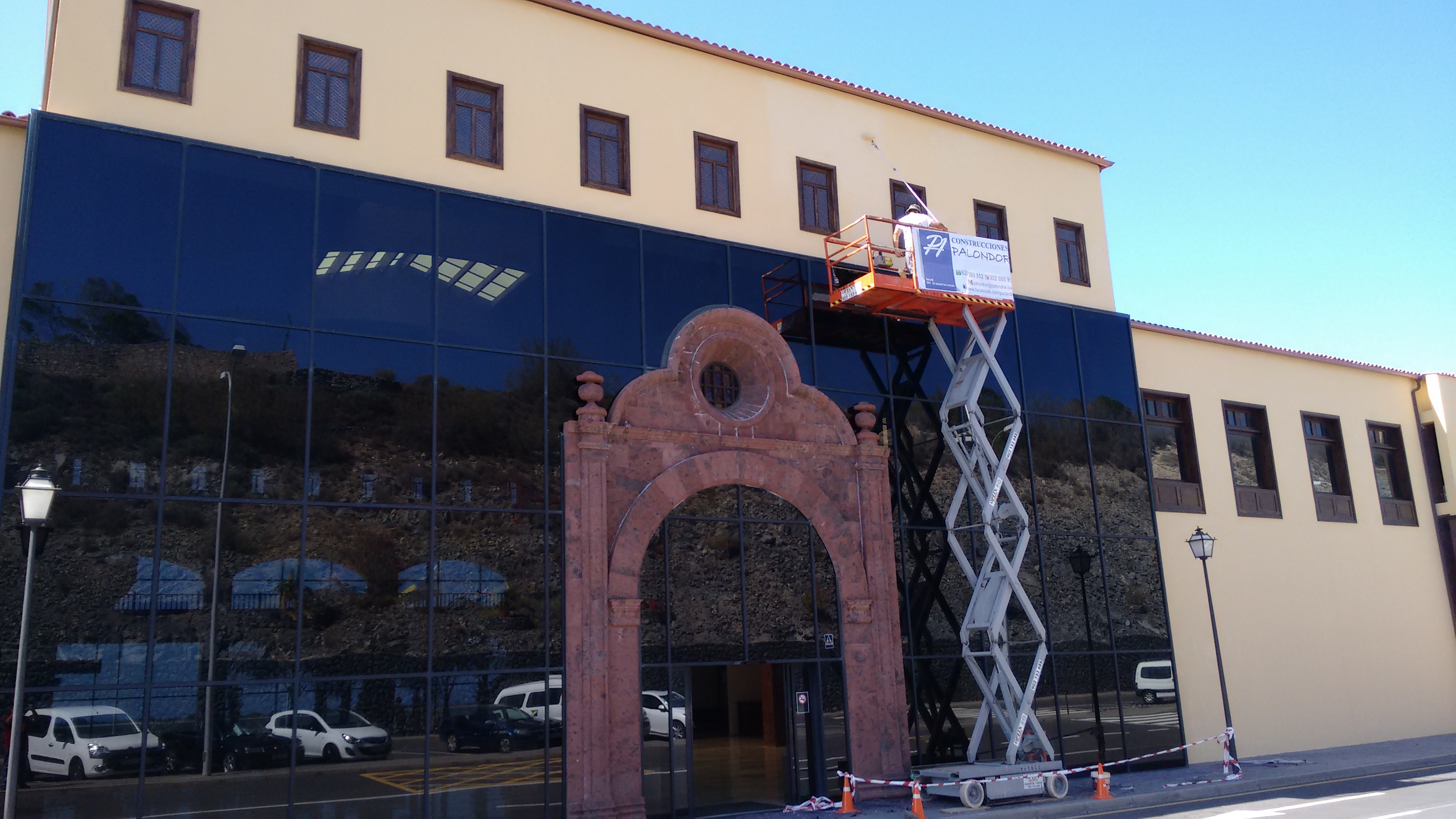 Pintura Fachada Aeropuerto Gomera