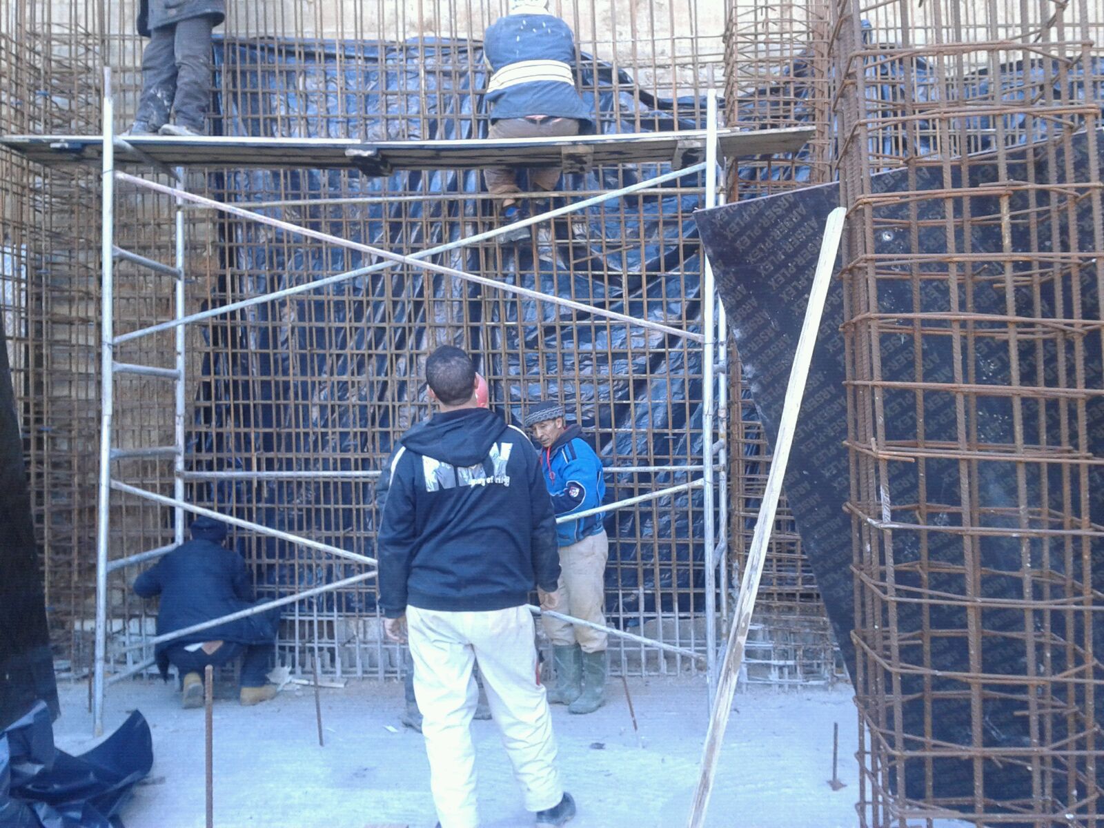 Estructura de cerramiento de parking y forjado