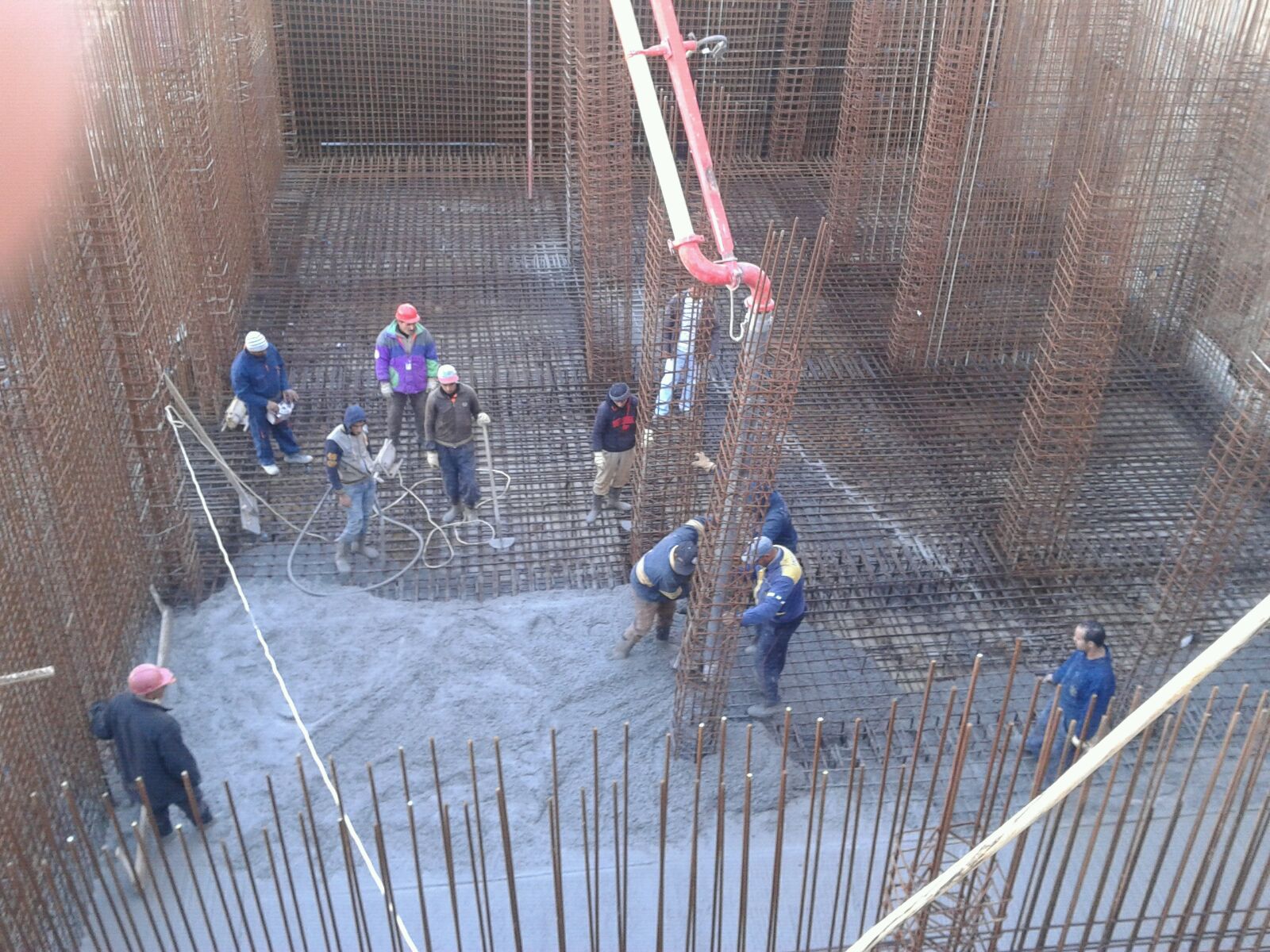 Excavación y losa de 700 m3 para parking