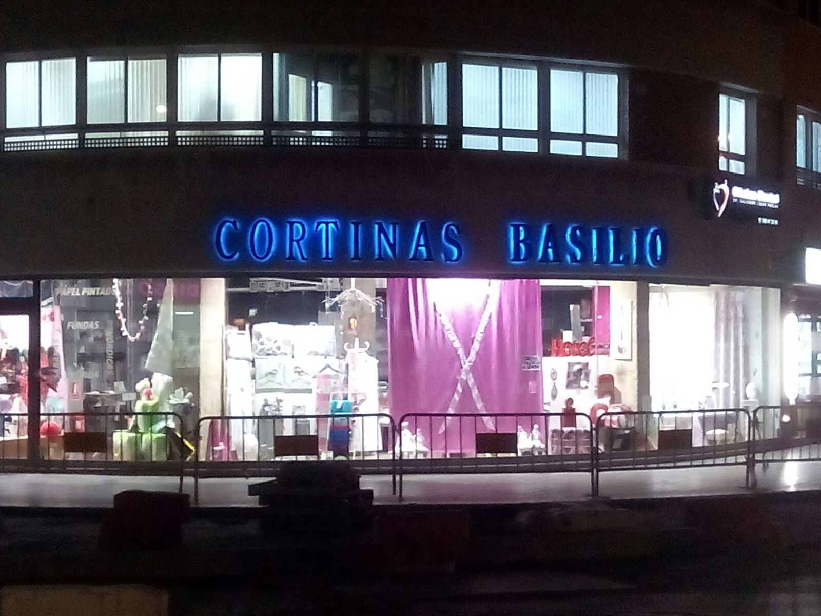 Fachada de nuestra tienda de Lorca