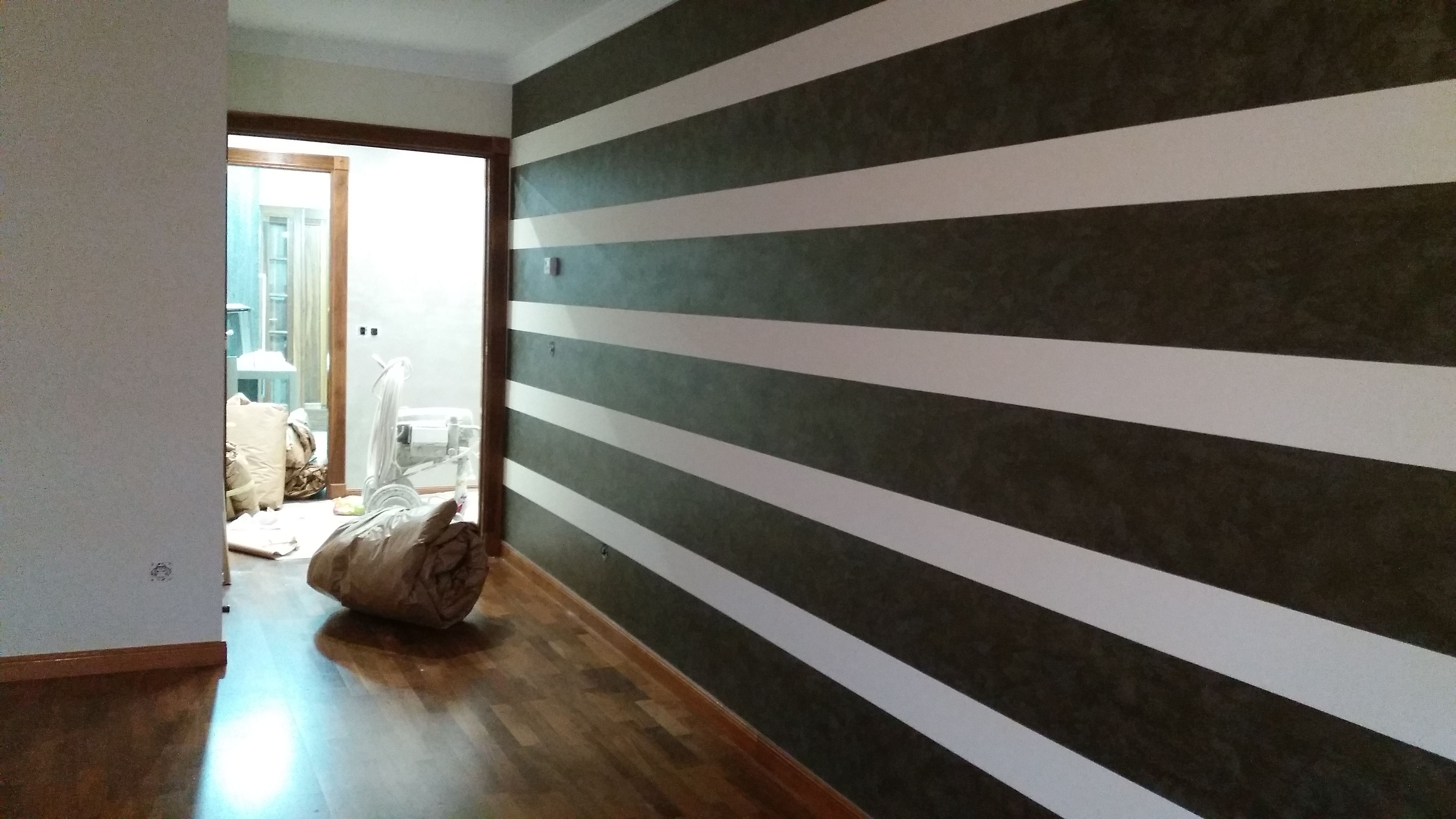 pared en rayas horizontales terminado en Klondike