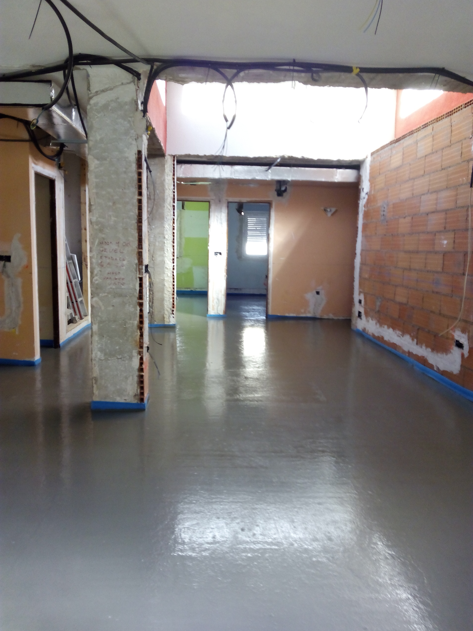 INTALACIÓN DE SUELO RADIANTE EN VIVIENDA UNIFAMILAR TERMINADO