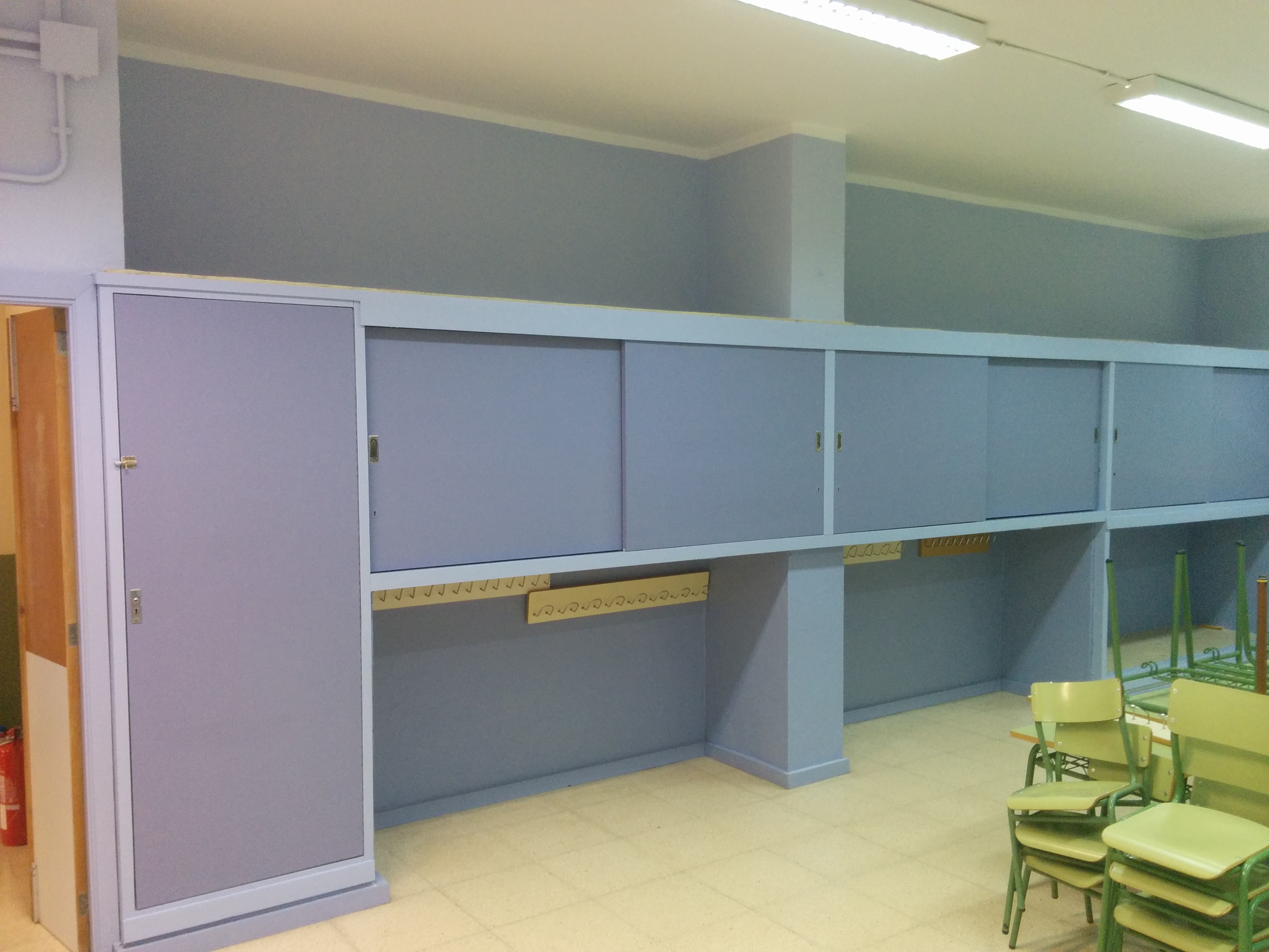 Armarios en colegio de arenal