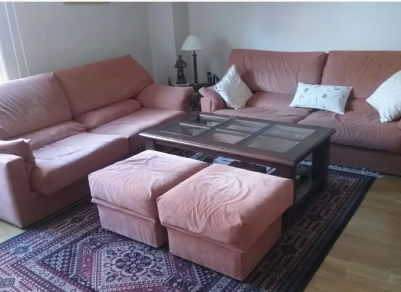 CONJUNTO 3+2 Y SUS PUFF(ANTES DE TAPIZAR)