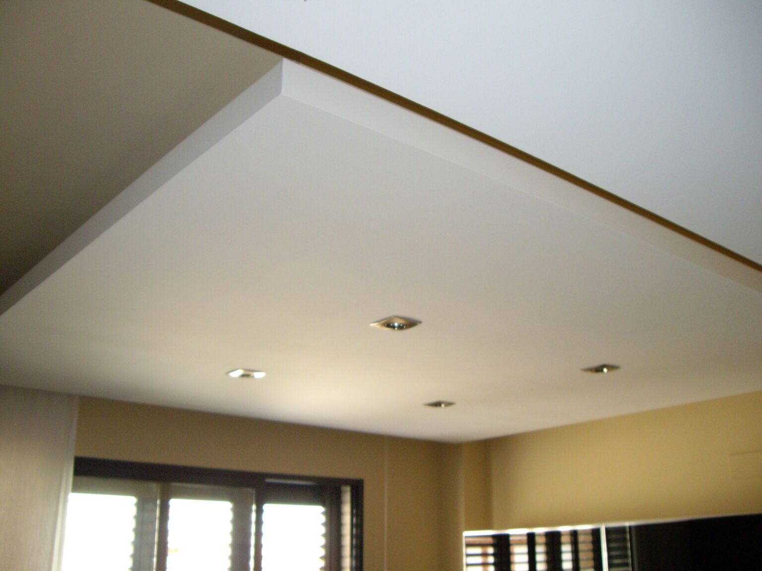 Techo de pladur con efecto flotante