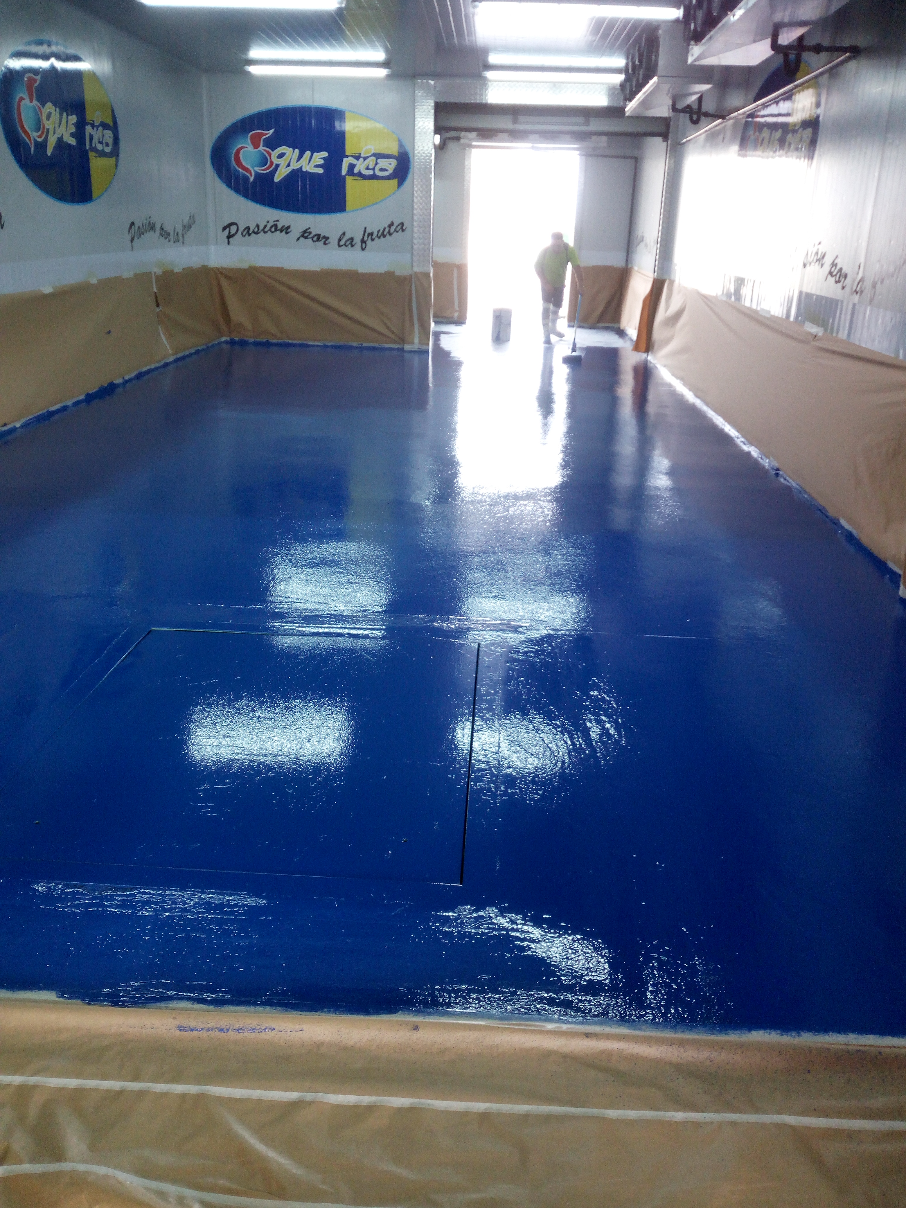Suelo de pintura epoxi para almacen de frutas y verduras.