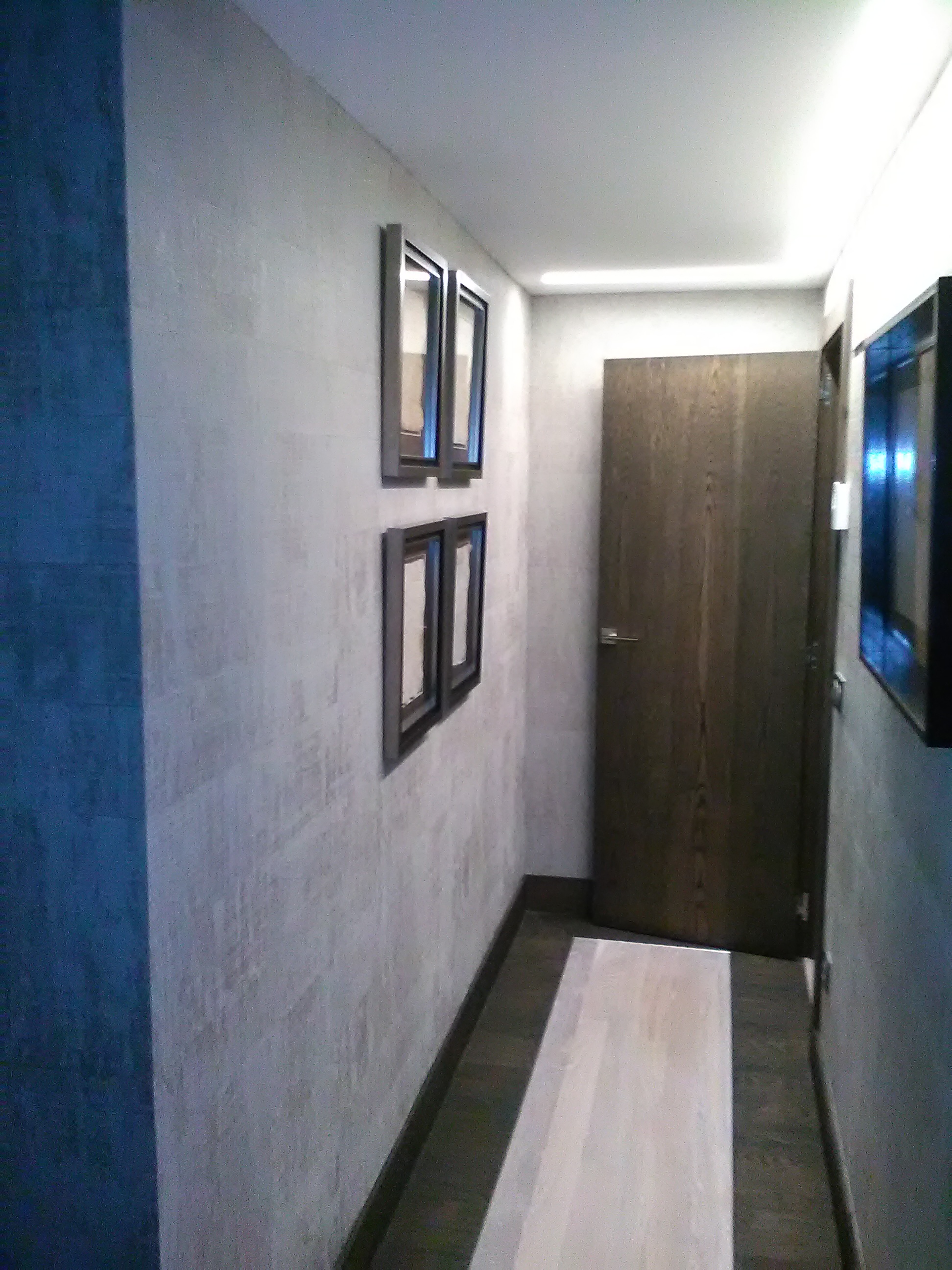 pared lateral de acceso al vestidor