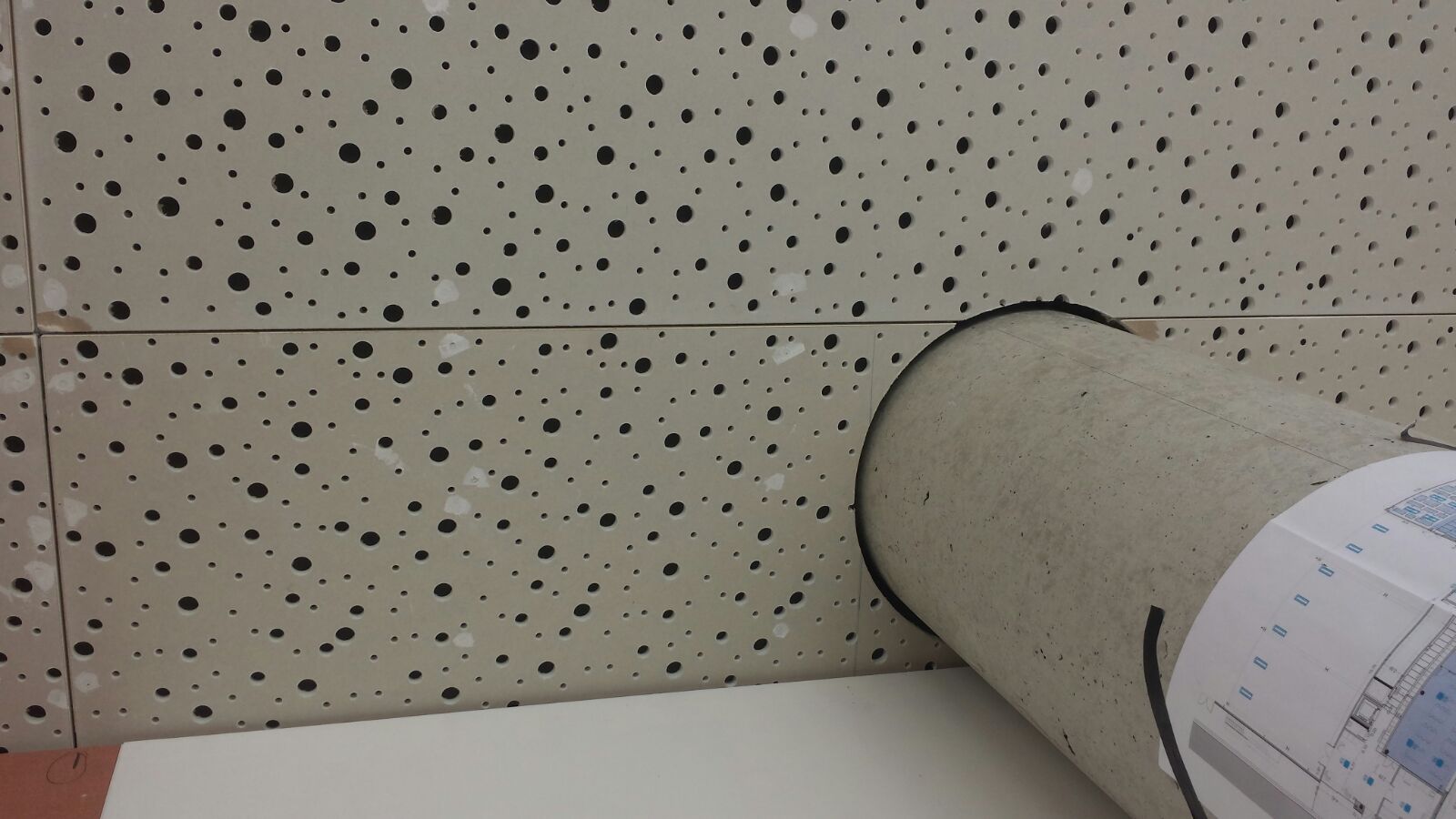 techo acustico con agujeros
