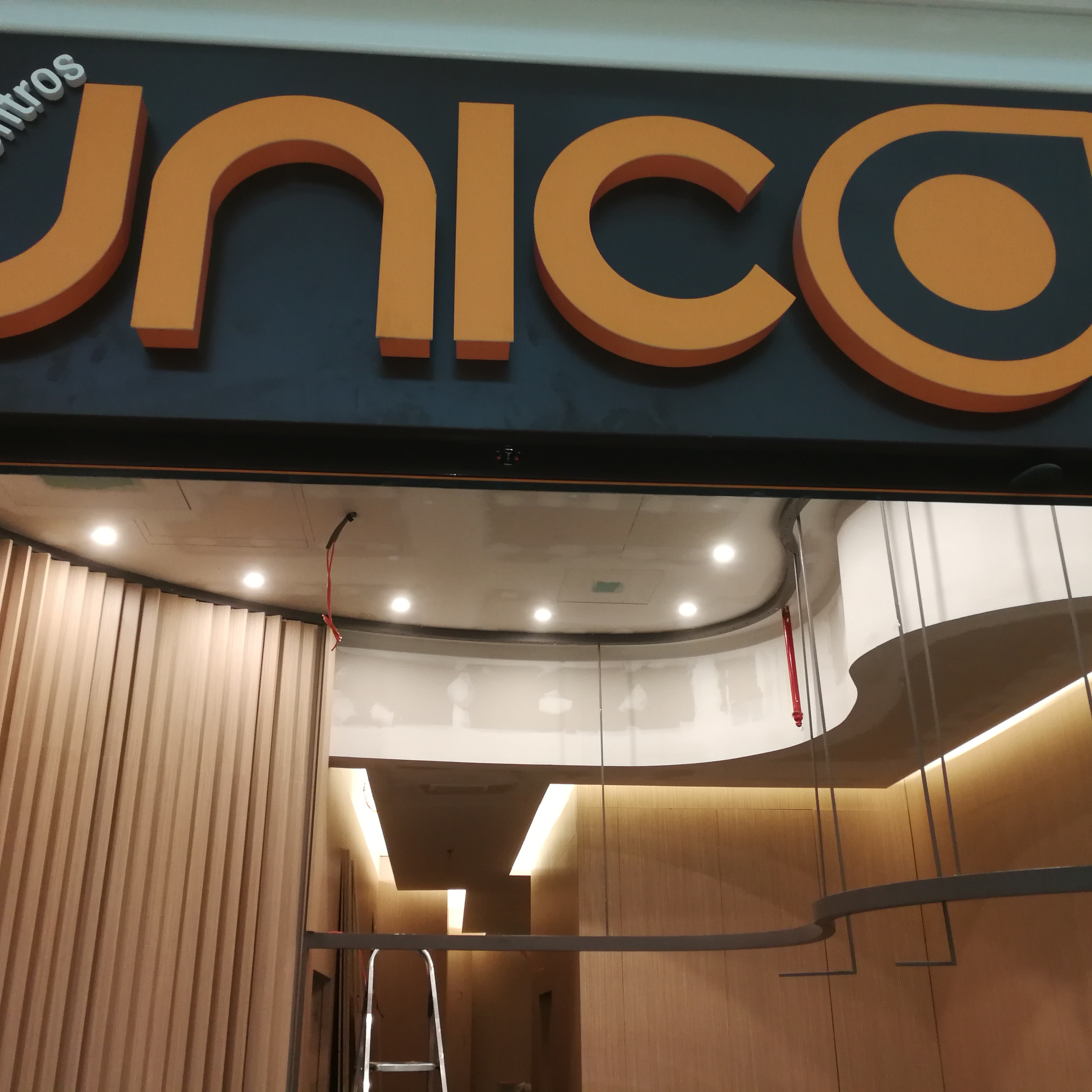 Proyecto terminado en el C. Comercial Shoping Algar e en la Ciudad portuguesa de Faro de la firma Centros UNICOS