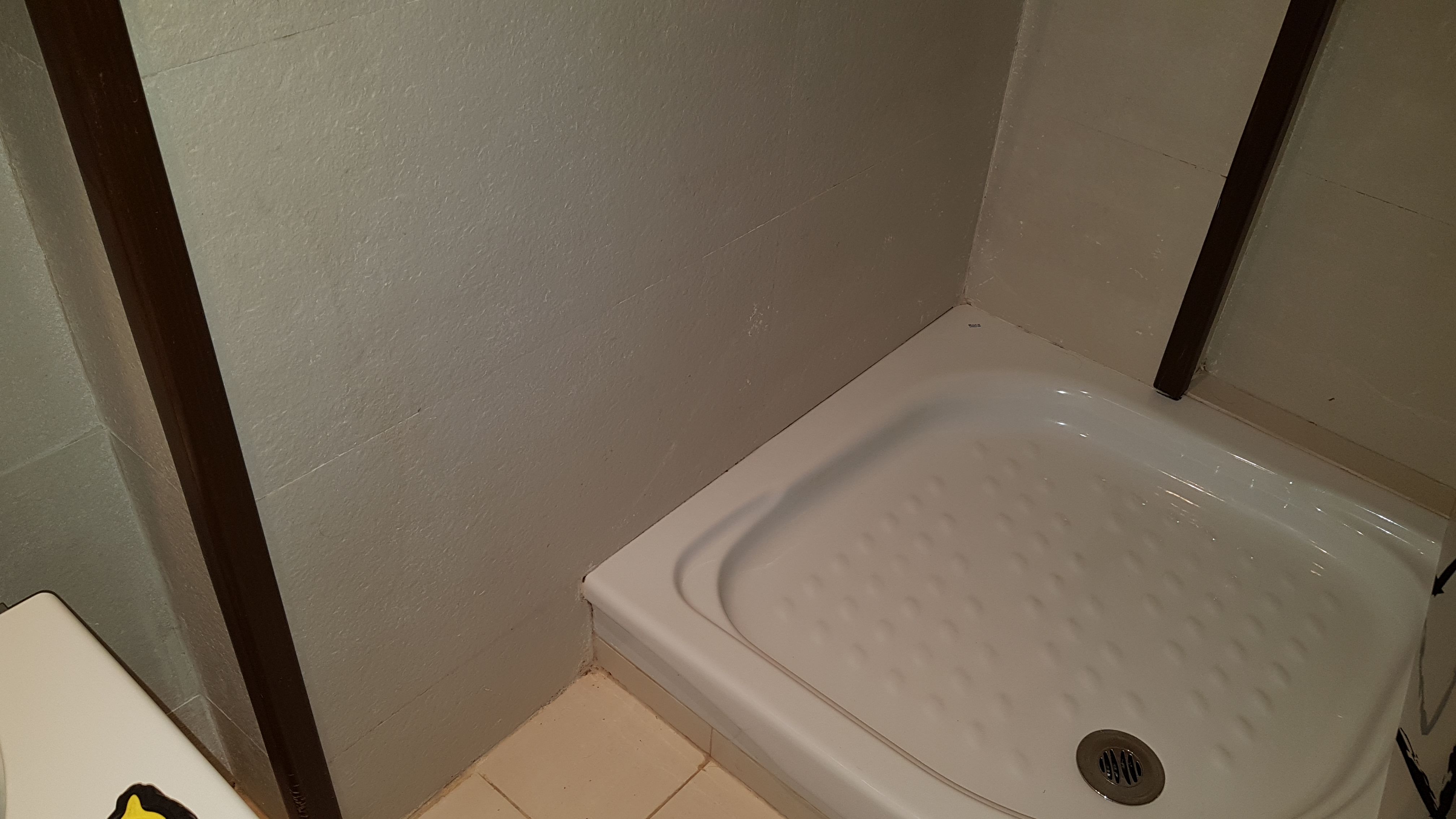 plato de ducha sustituido por plato de ducha de resina