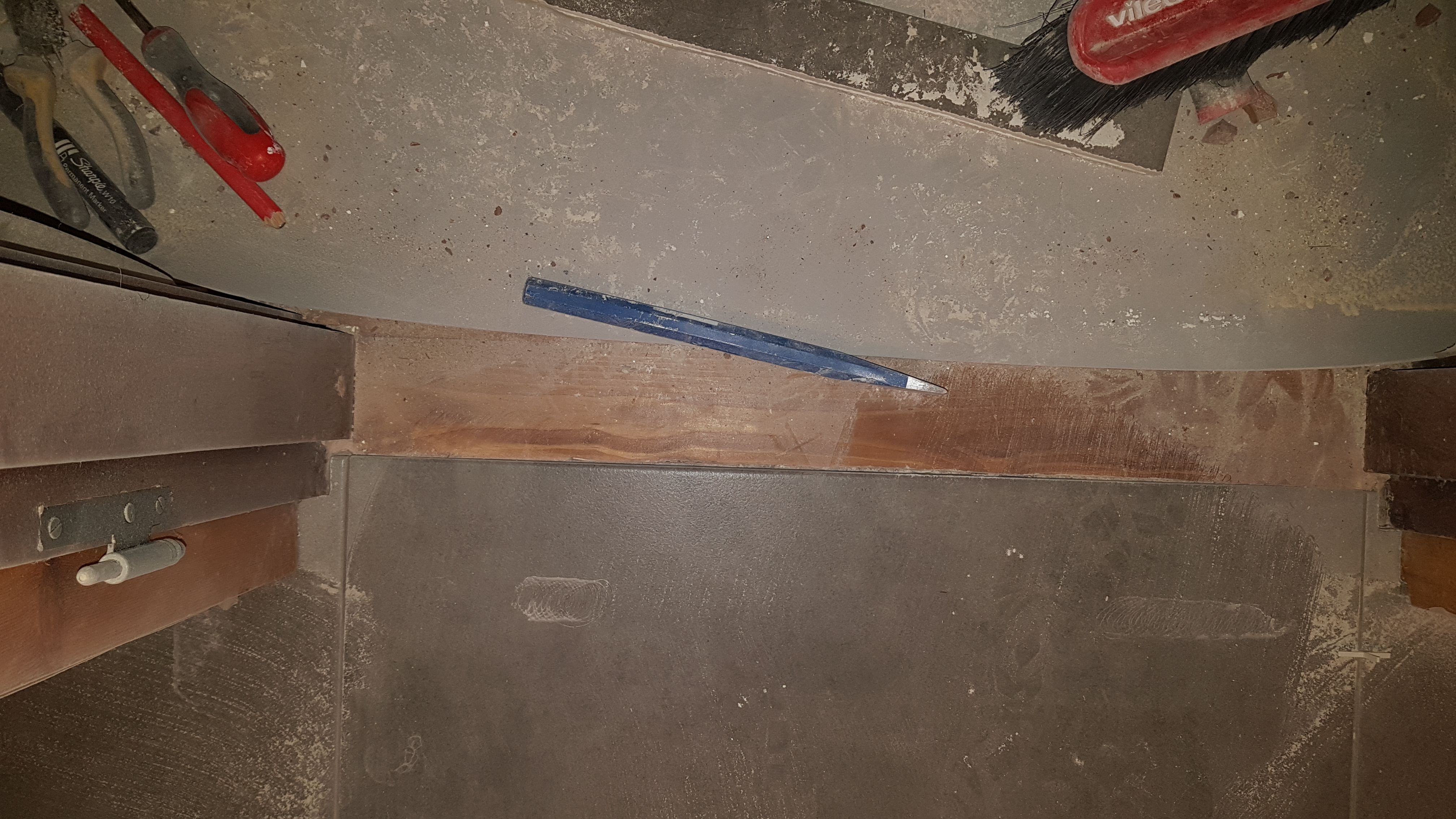 encuentro suelo baño con dormitorio