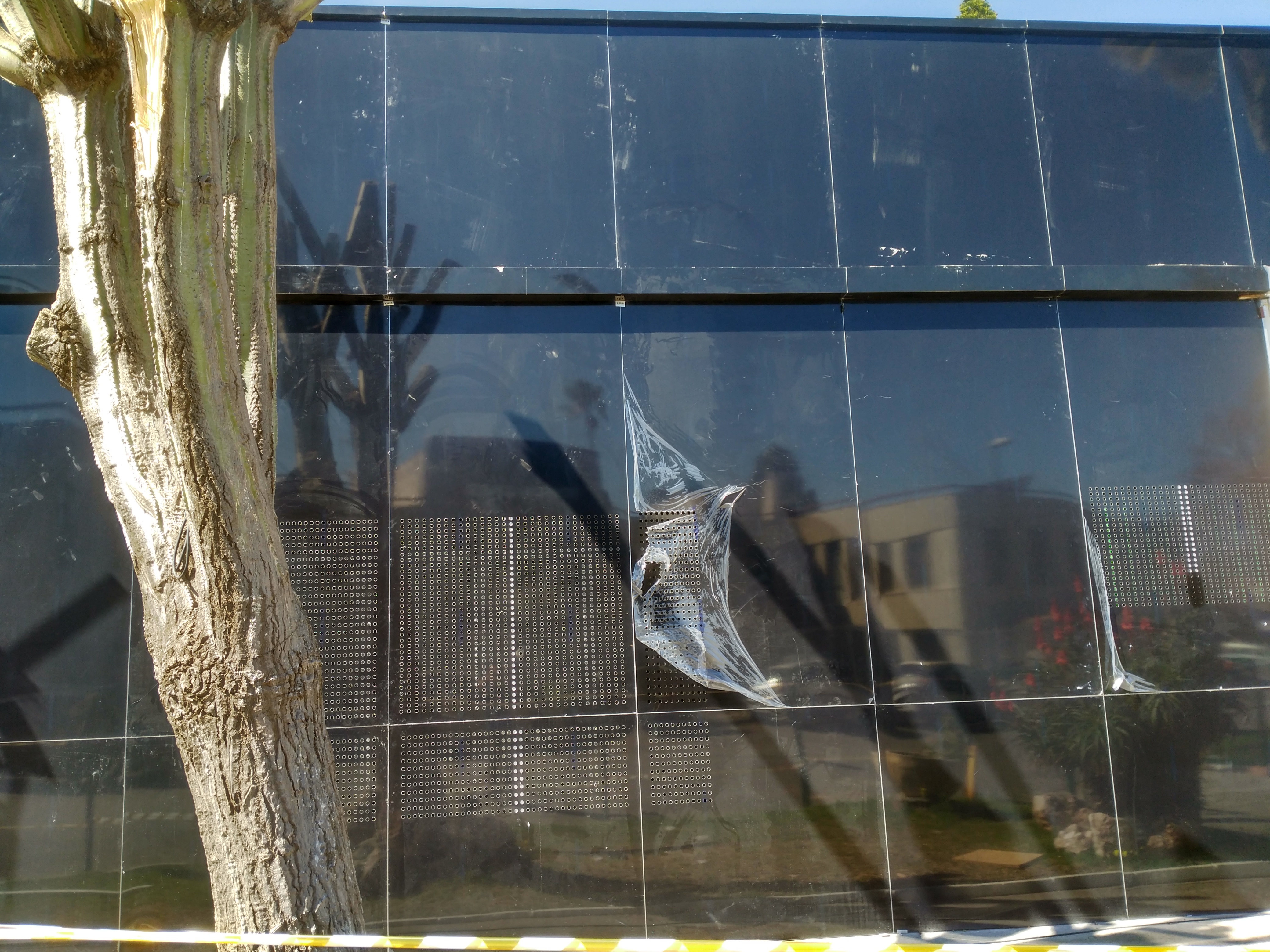 Fachada ventilada en panel composite hotel (Sevilla)