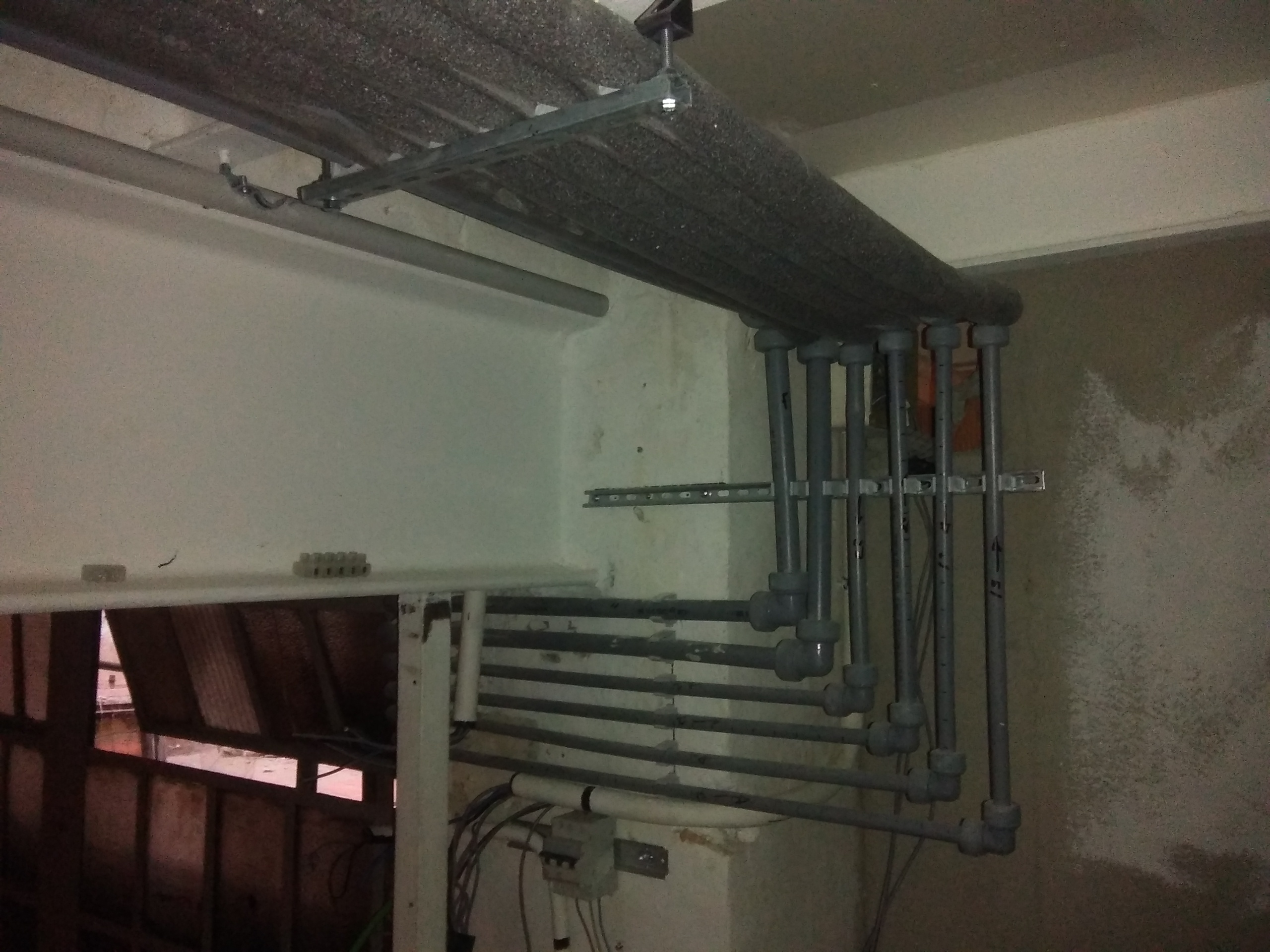 Instalaciones. Agua, calefacción, distribución.