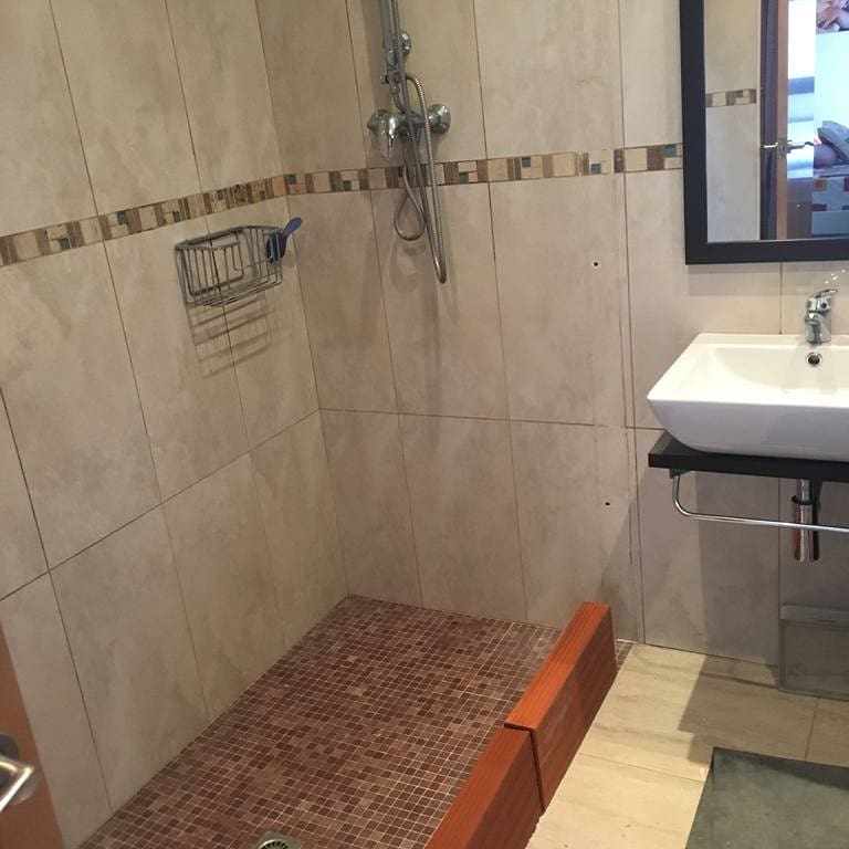 Construcción de plato de ducha