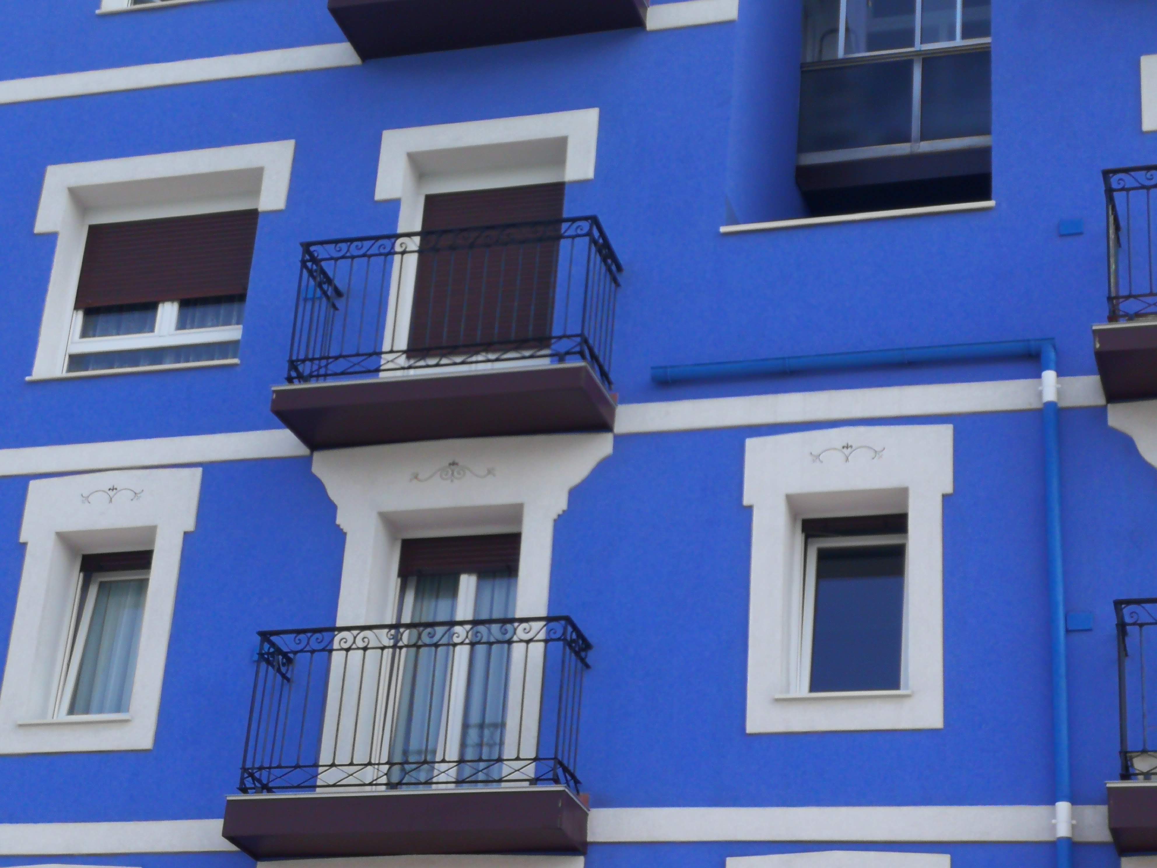 Rehabilitación de fachadas con sistema SATE en edificio de viviendas en Bilbao