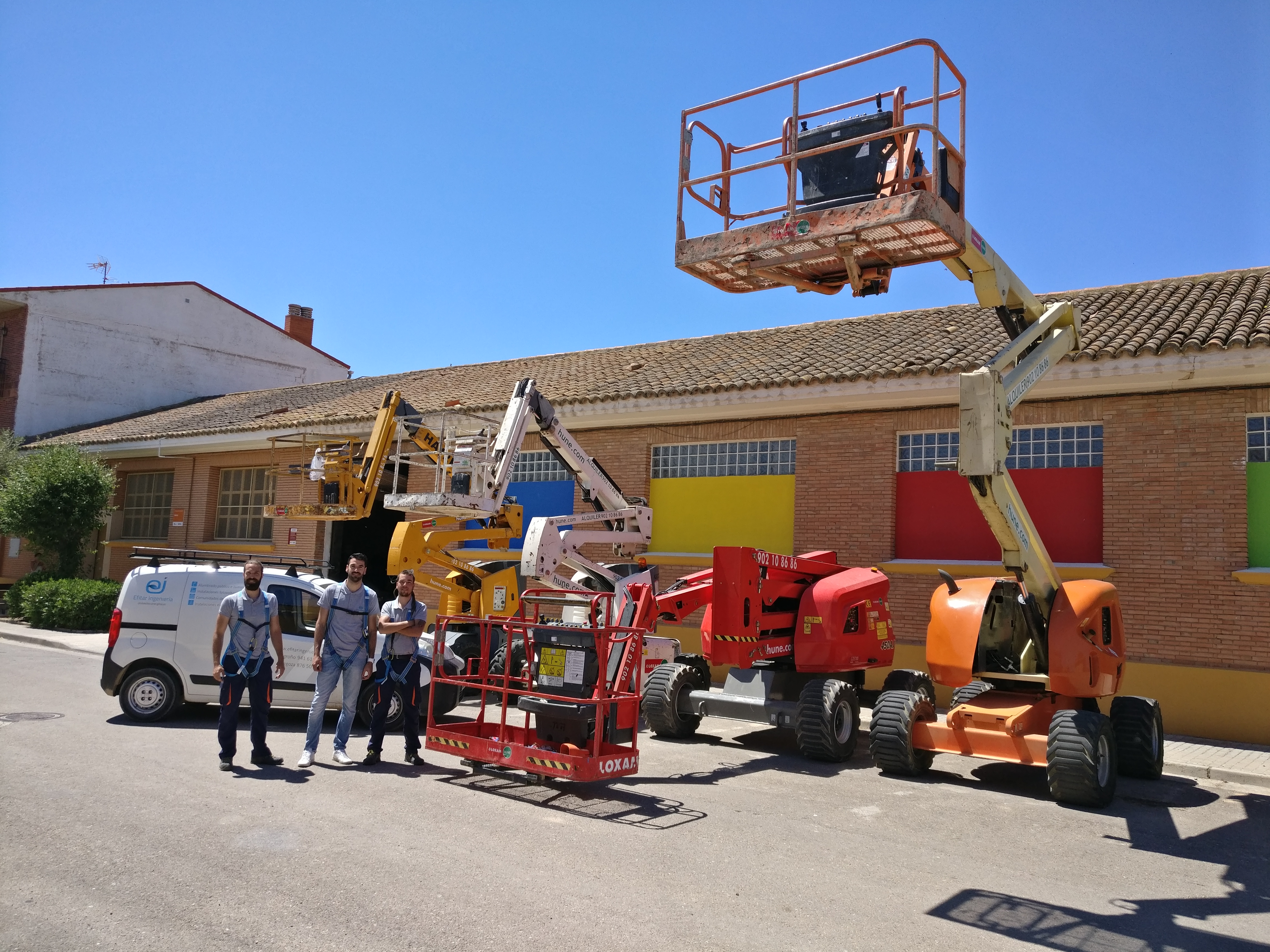Equipo instalador y plataformas elevadoras para alumbrado
