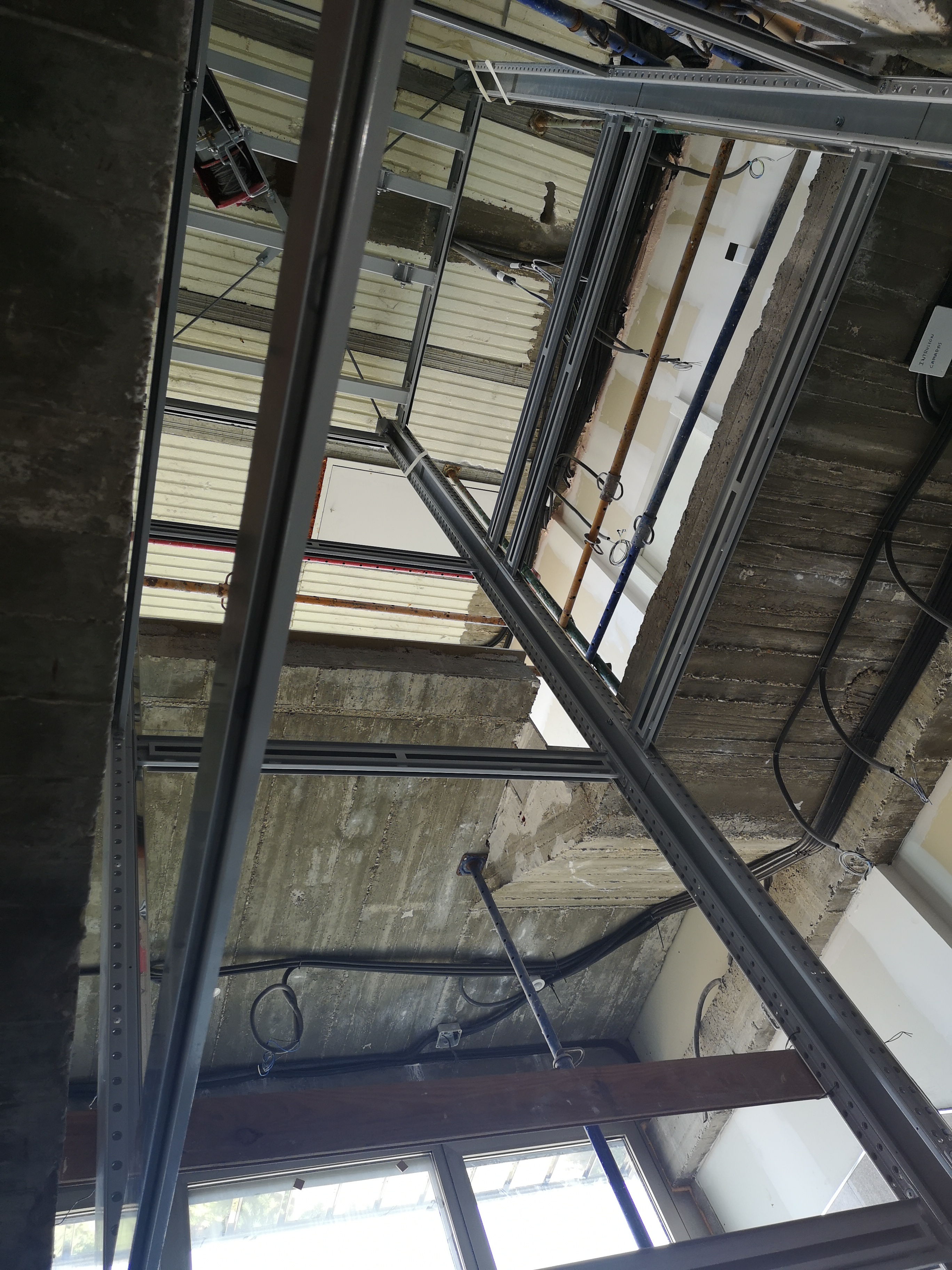 Instalacion ascensor en edificio existente Hotel Toledo