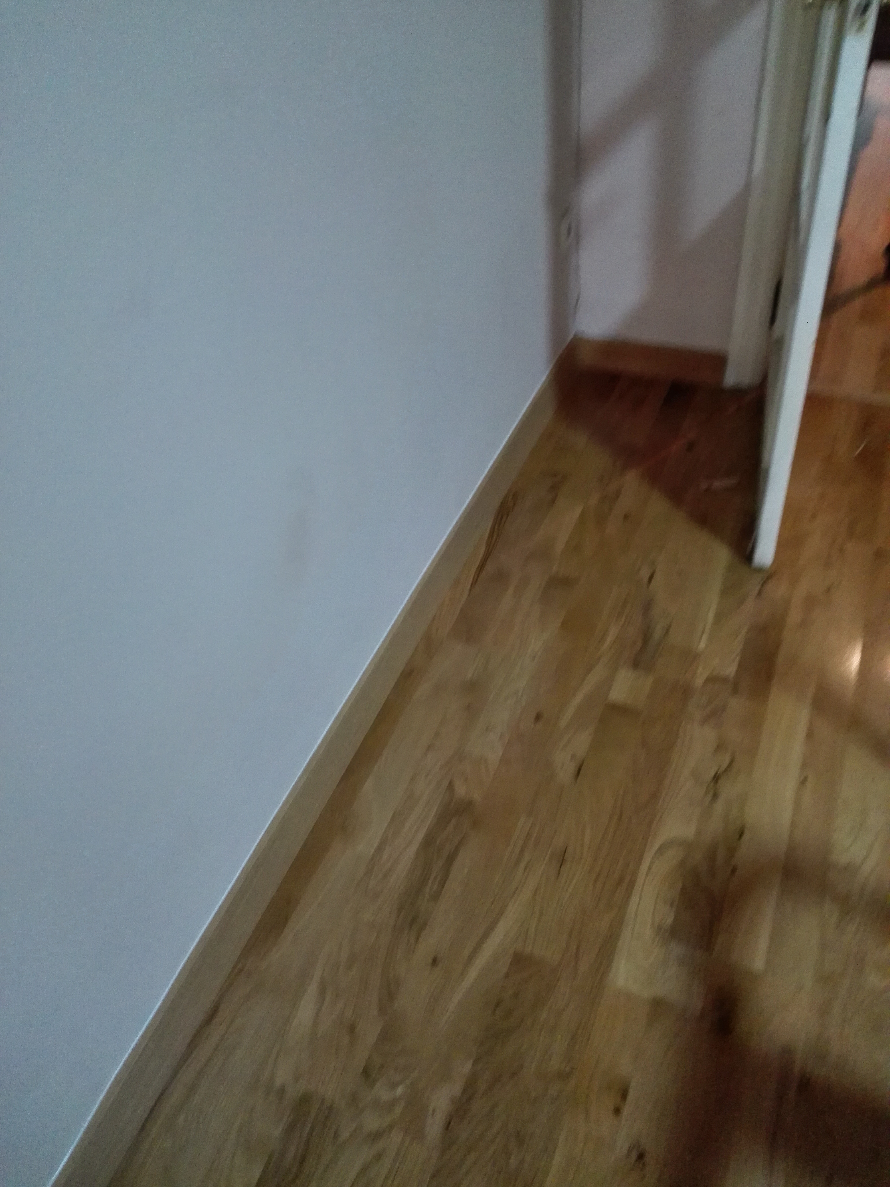 Parquet madera color roble barniz