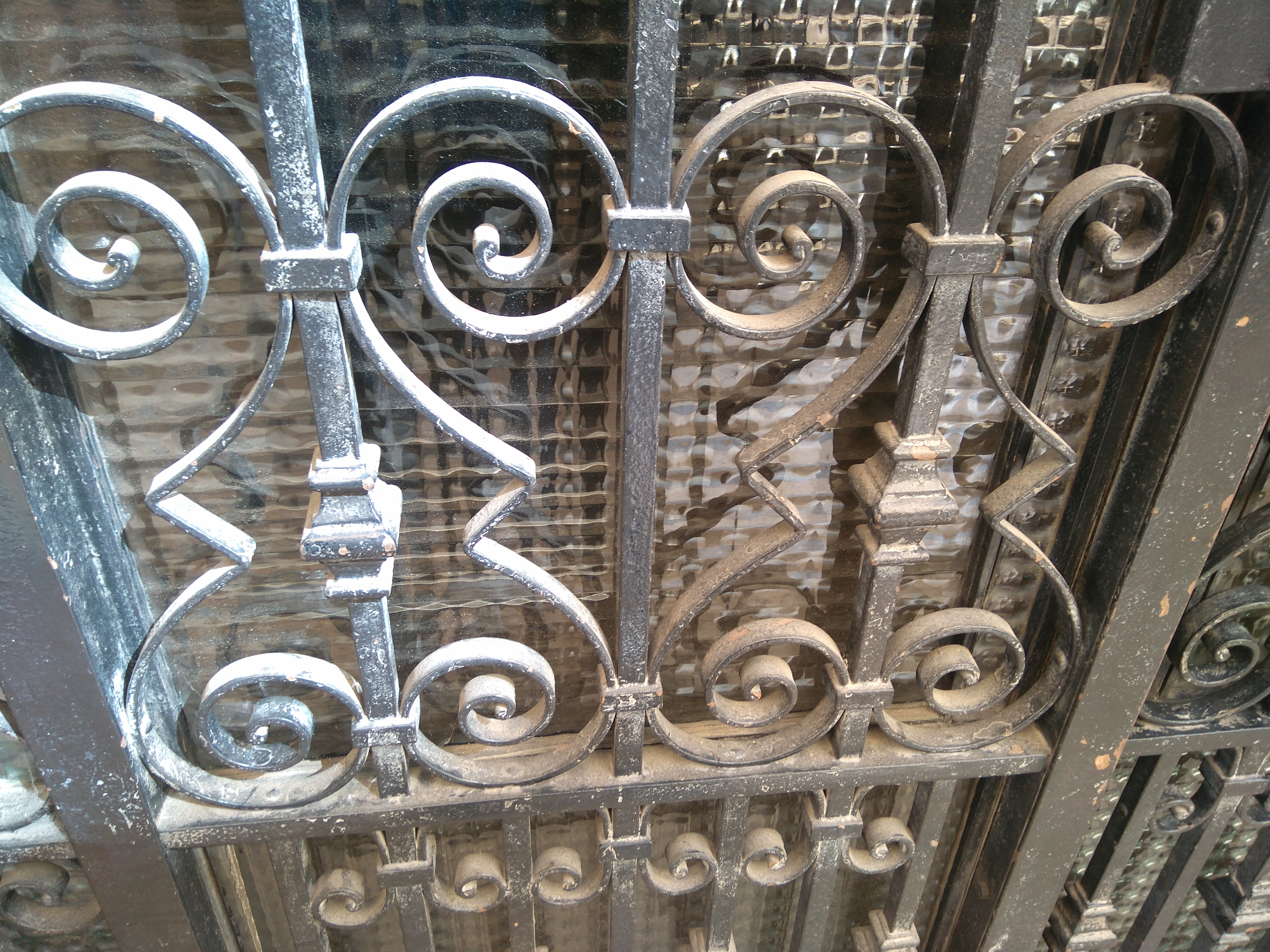 Puerta comunidad antes