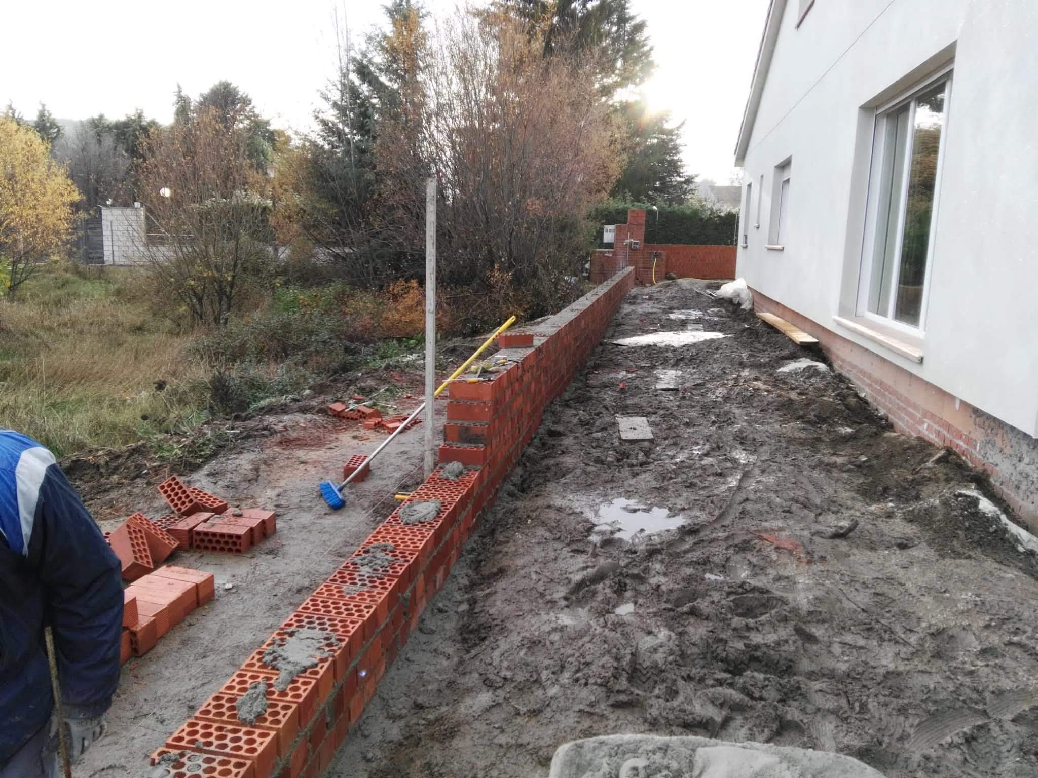 Muro medianero de un pie para posterior enfoscado