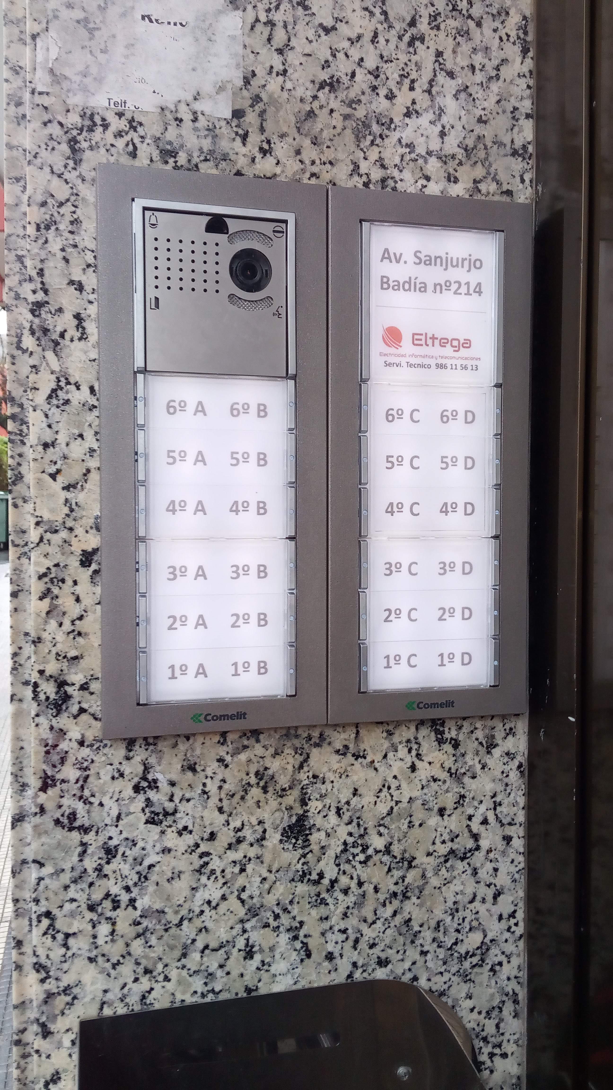 Instalación de 27 videoporteros en color silver