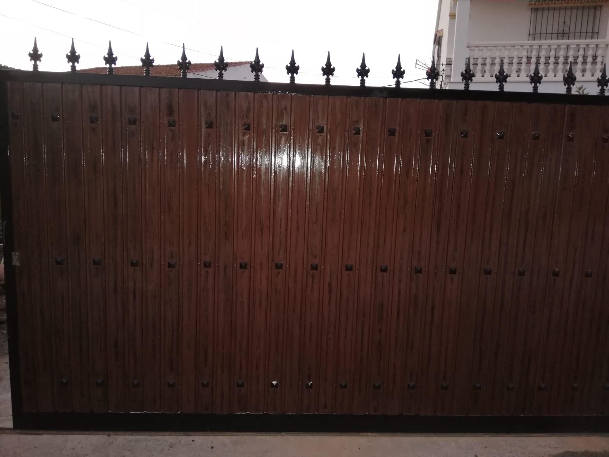 Porton imitación madera