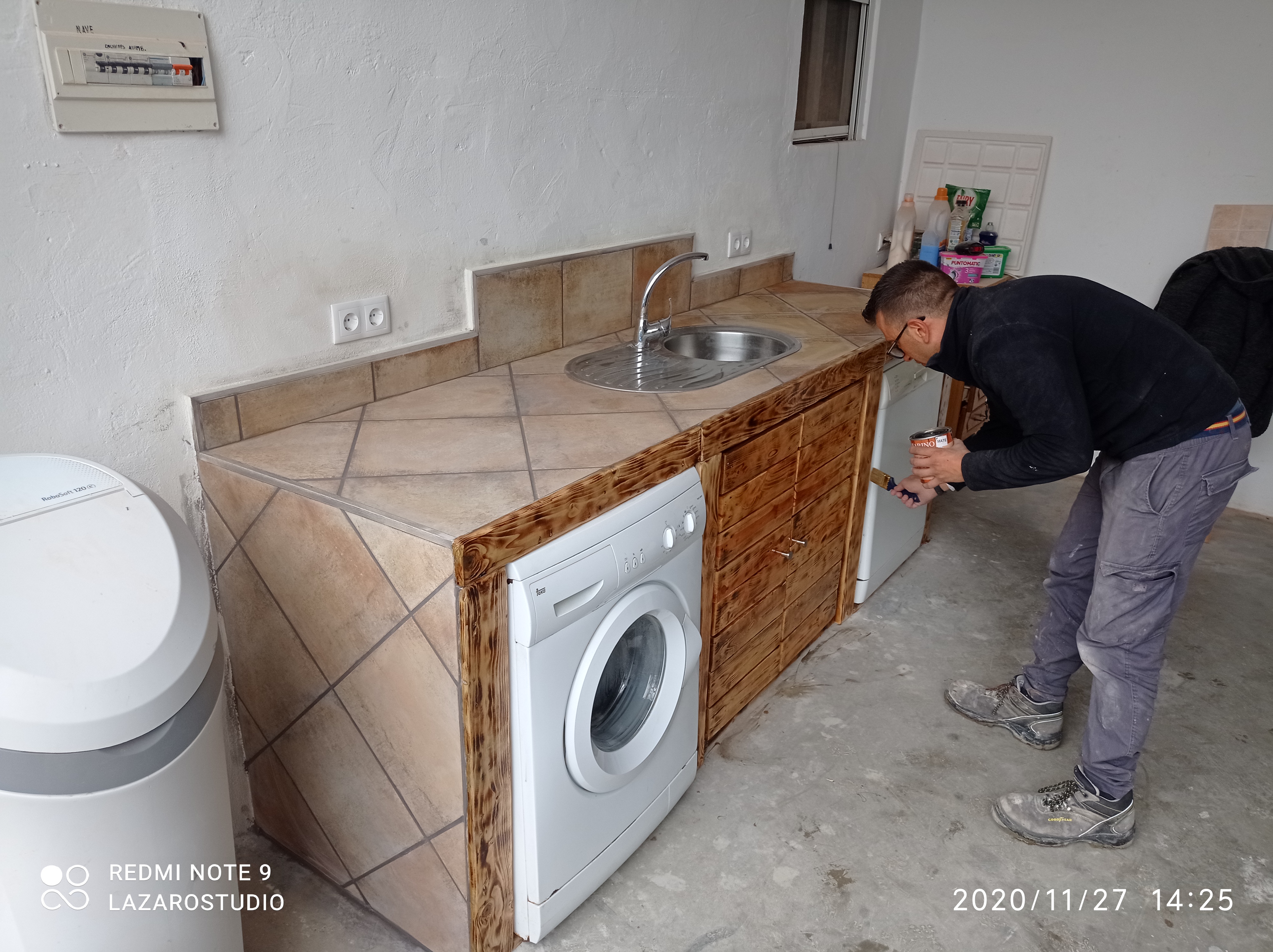 Puertas y revestimiento de madera de palet