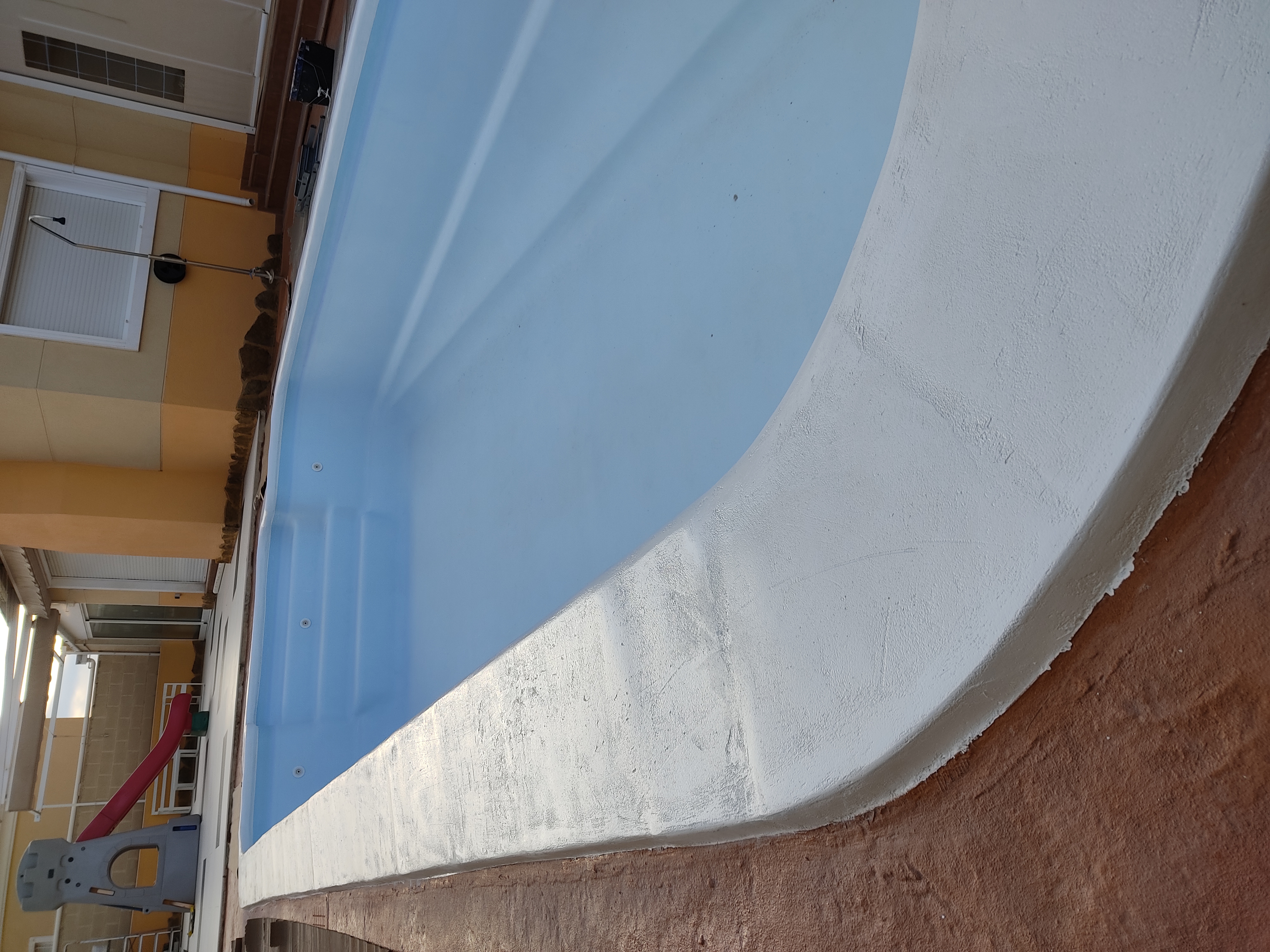 RENOVACION DE CORONA DE PISCINA