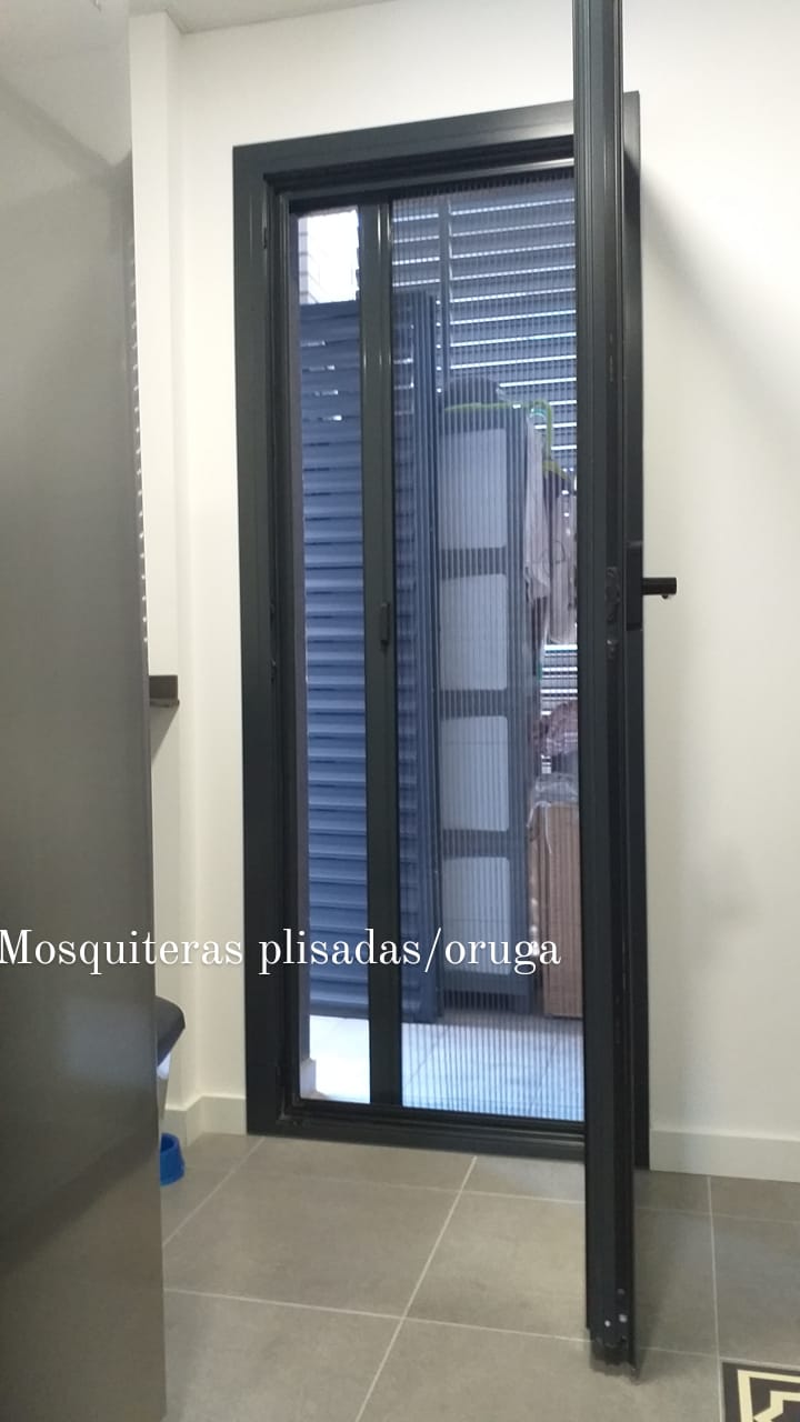Mosquiteras para puertas y balcones